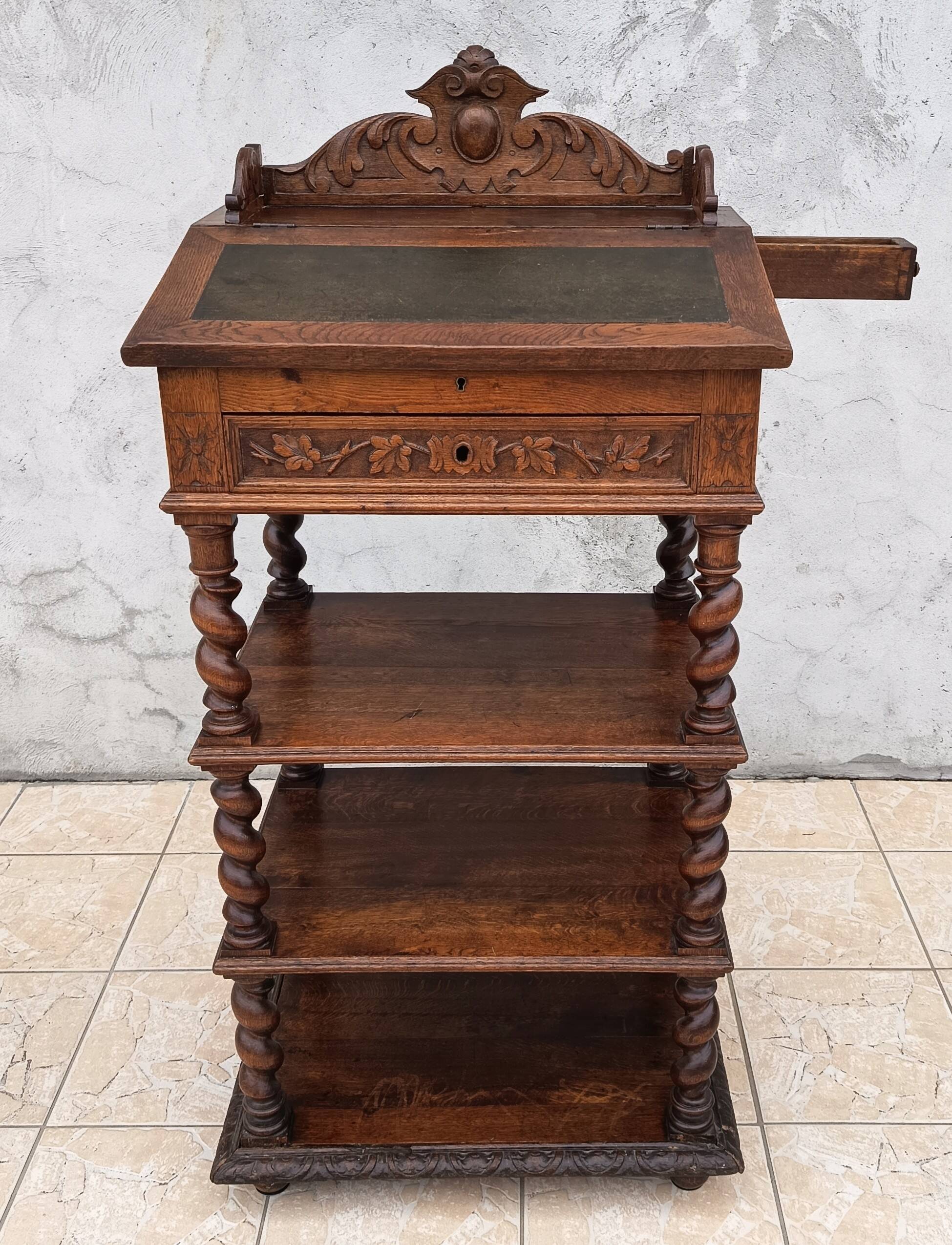 High Louis XIII writing desk in oak