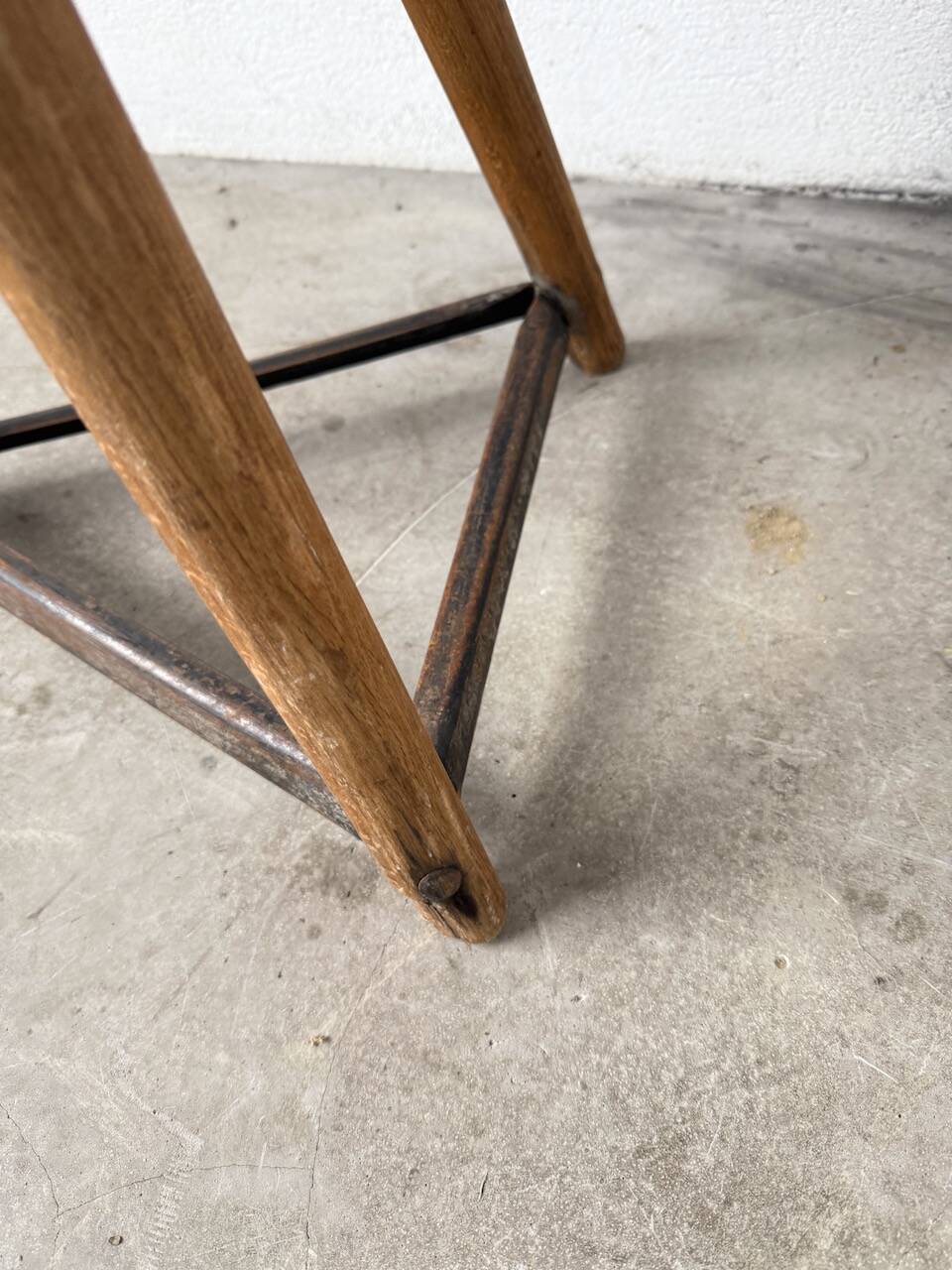 1950 tripod workshop chair