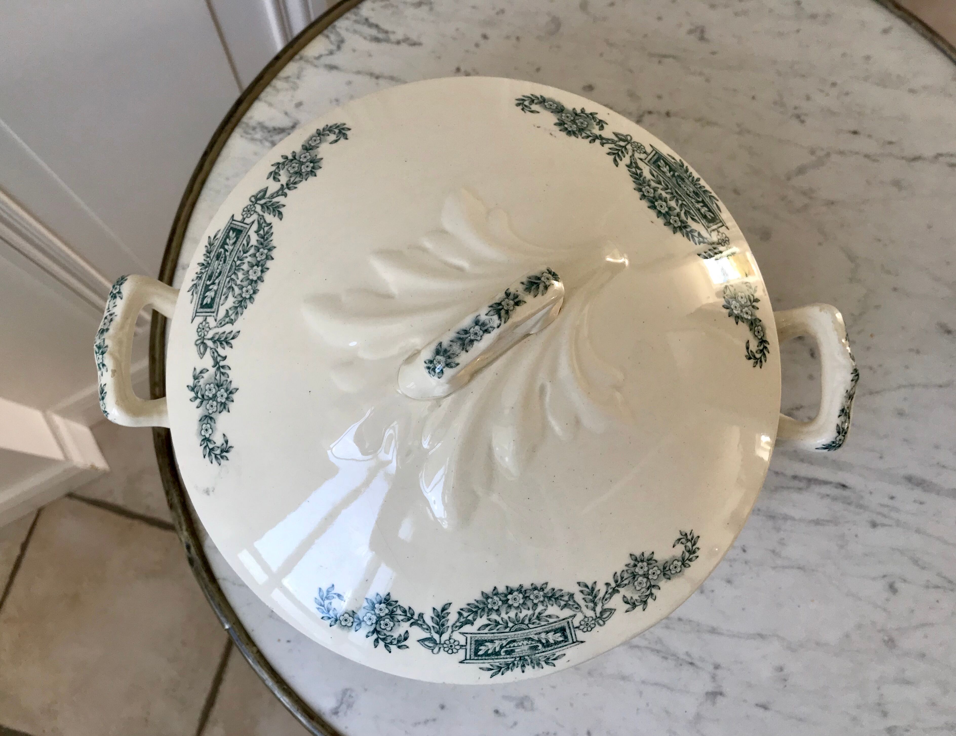 Soup pot Terre de Fer Longchamp model "Lutèce" late nineteenth