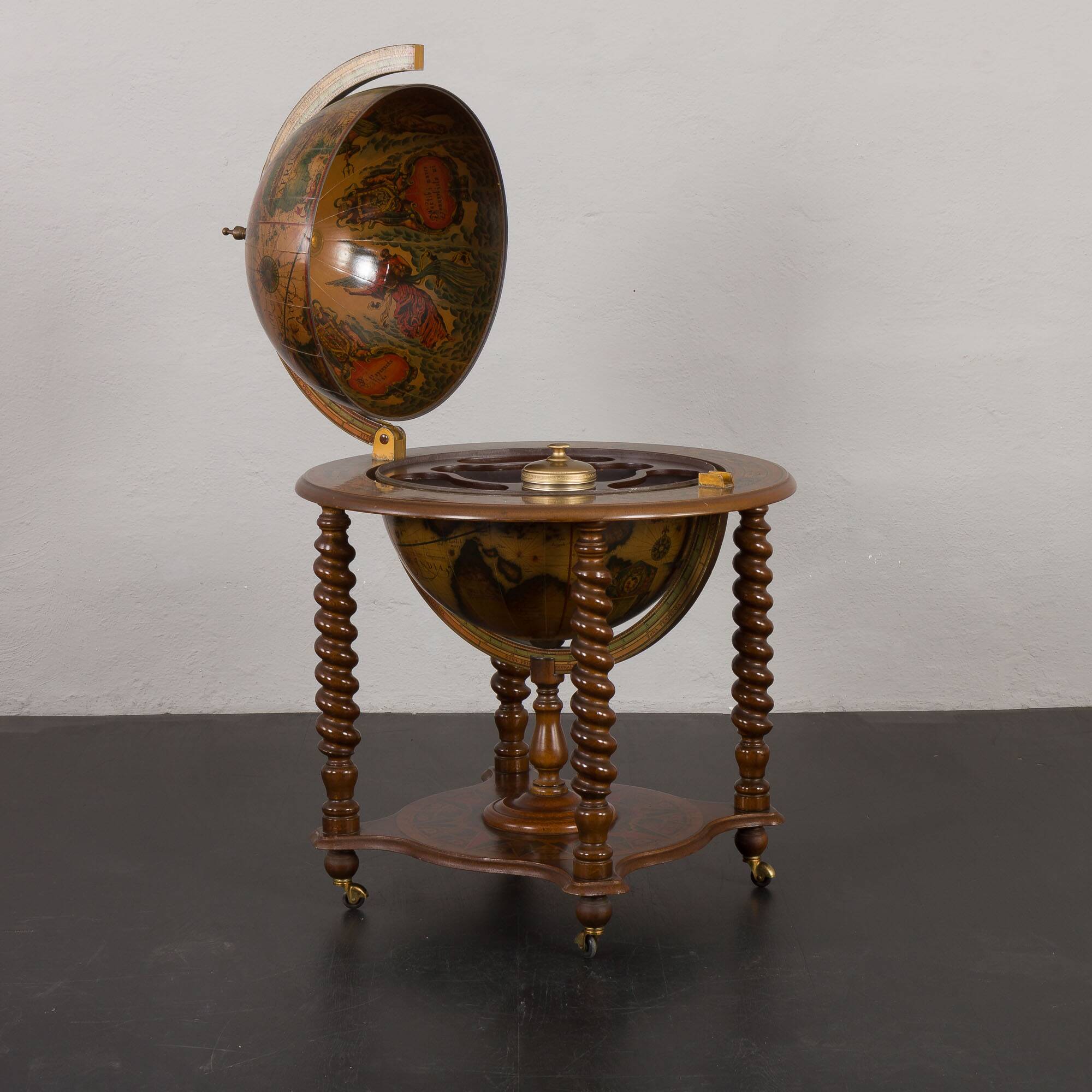 Large Mid-century globe bar cabinet, Italy 1960s