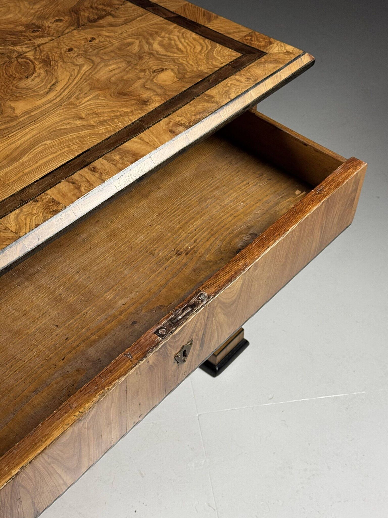 Bureau Biedermeier, table de centre