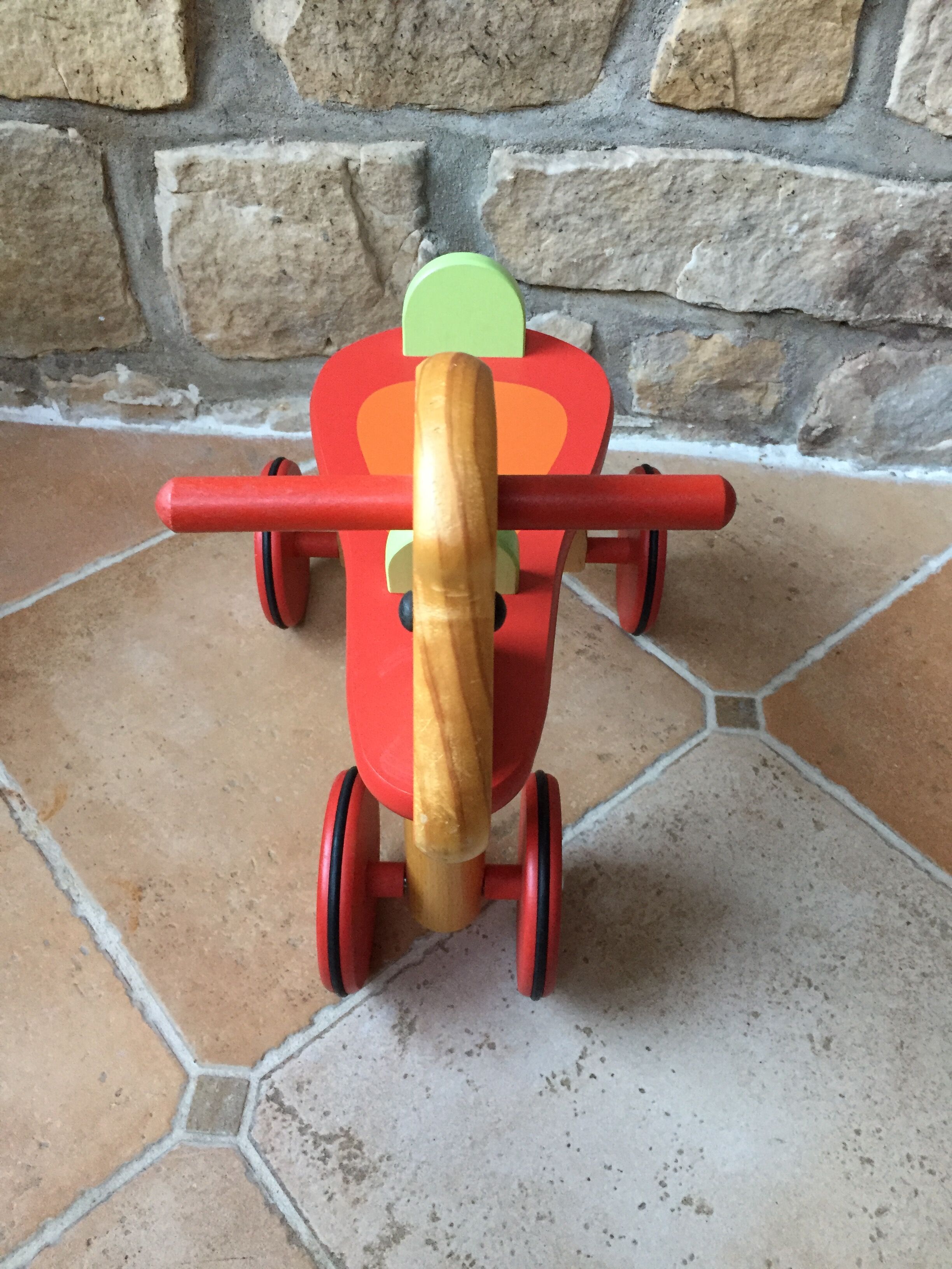 Carrier wooden horse for the little ones