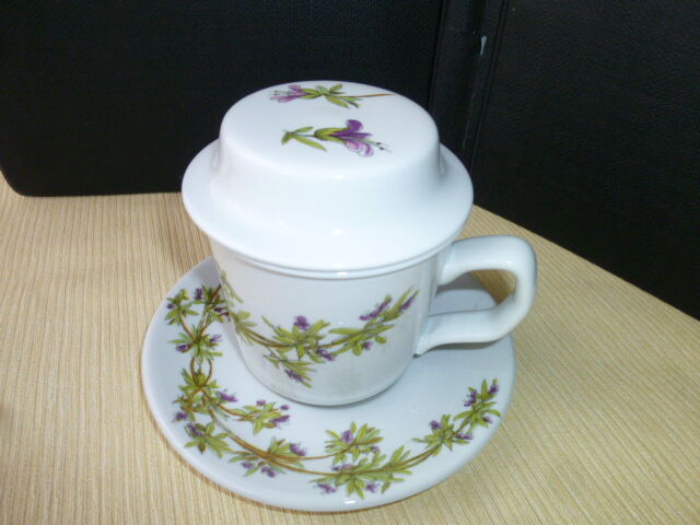 Pillivuyt porcelain cup for tea or herbal tea