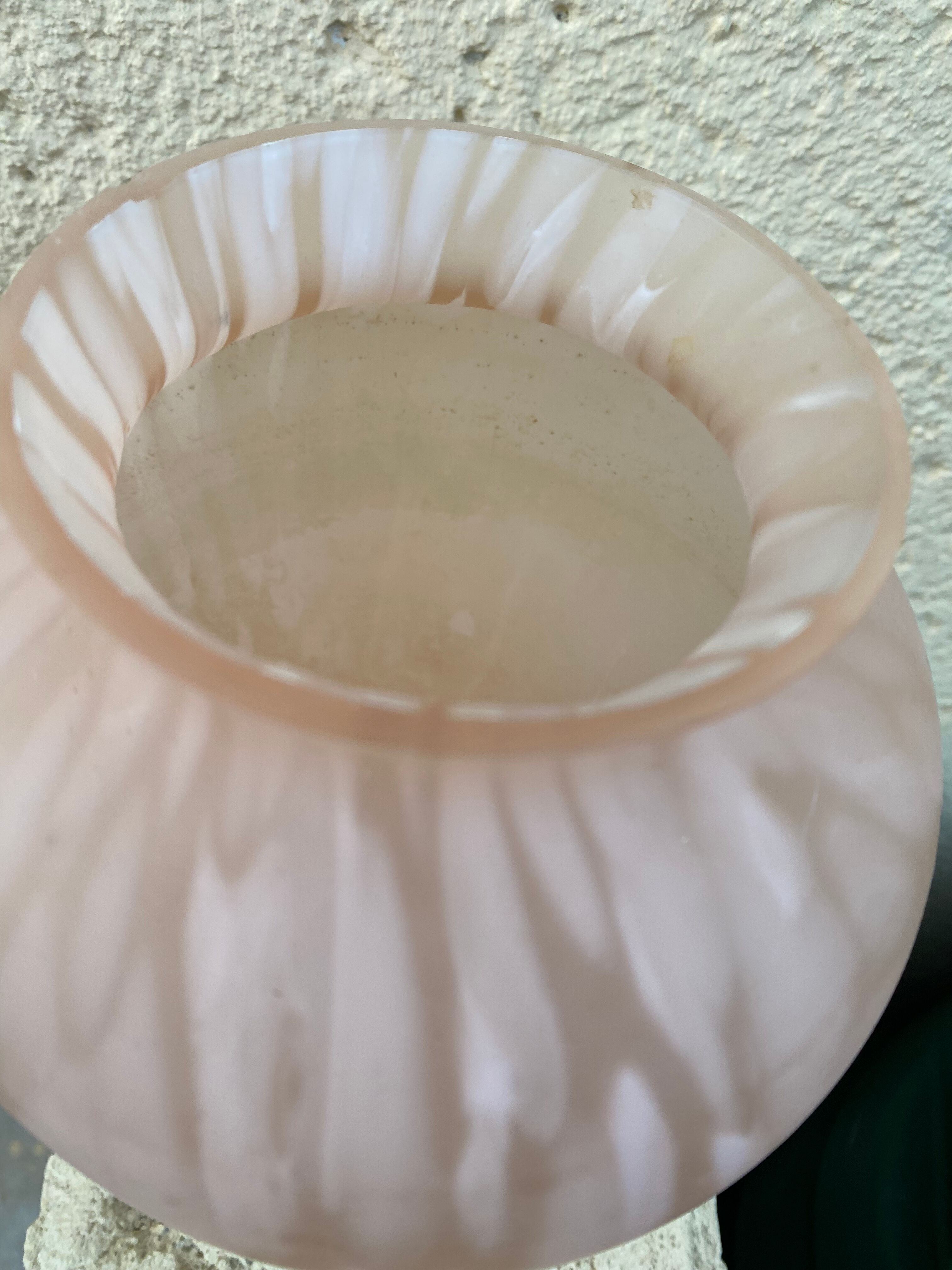 Vase opalescent rose vintage