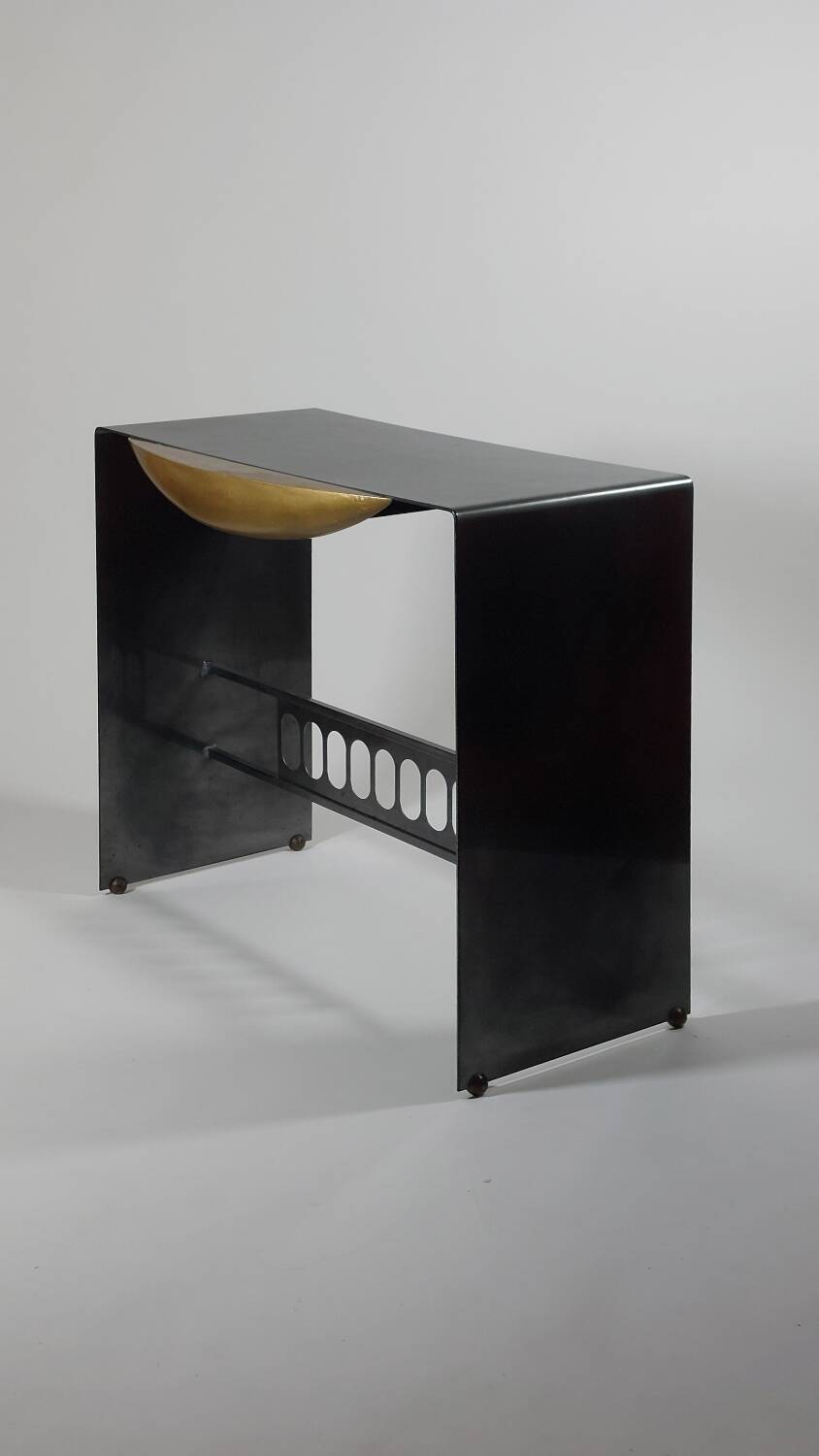 Table console en acier laqué vintage postmoderne par Bucciarelli Milano