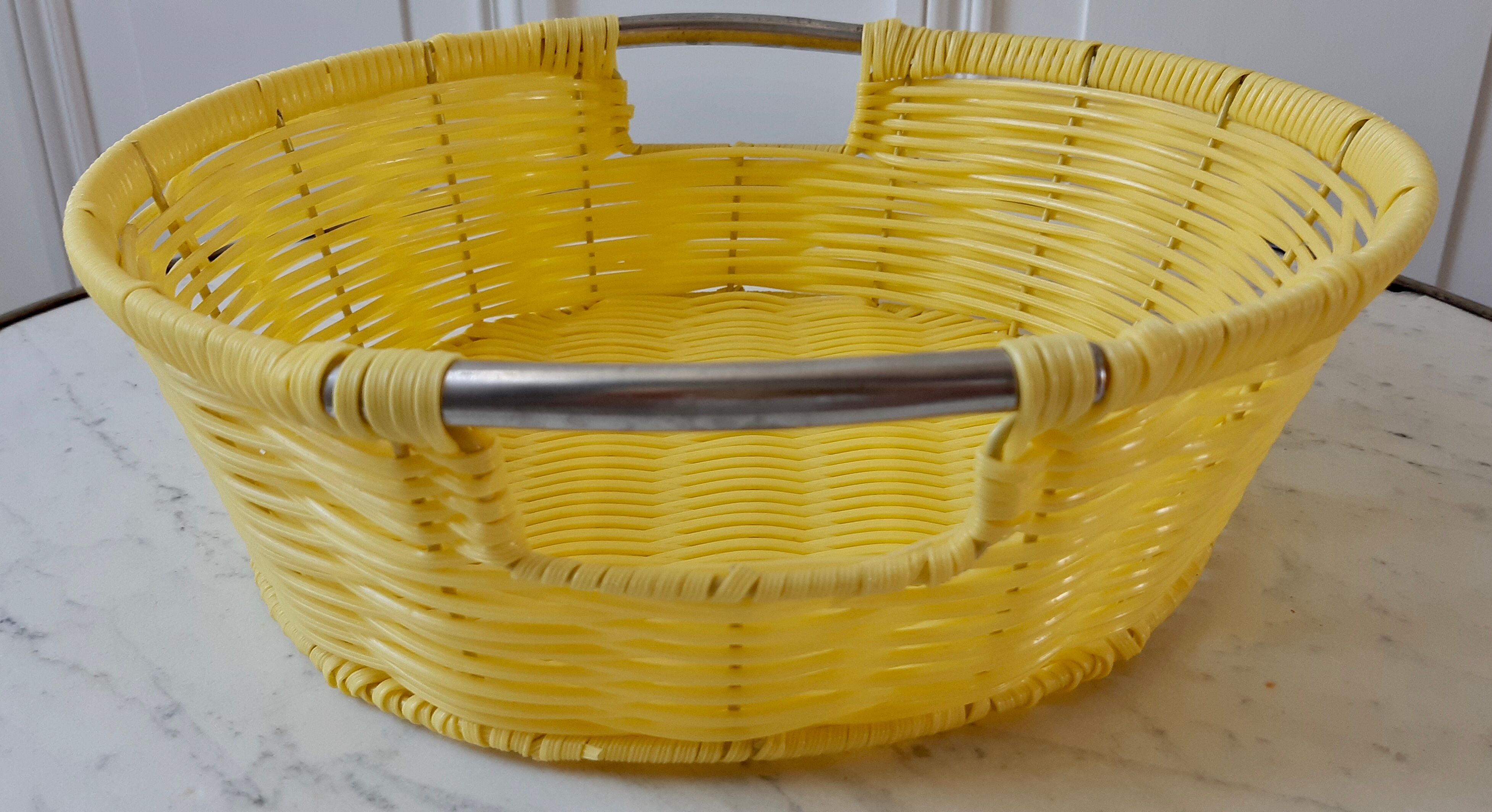 Panière in scoubidou and vintage tinplate 70s