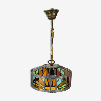 Color stained glass suspension