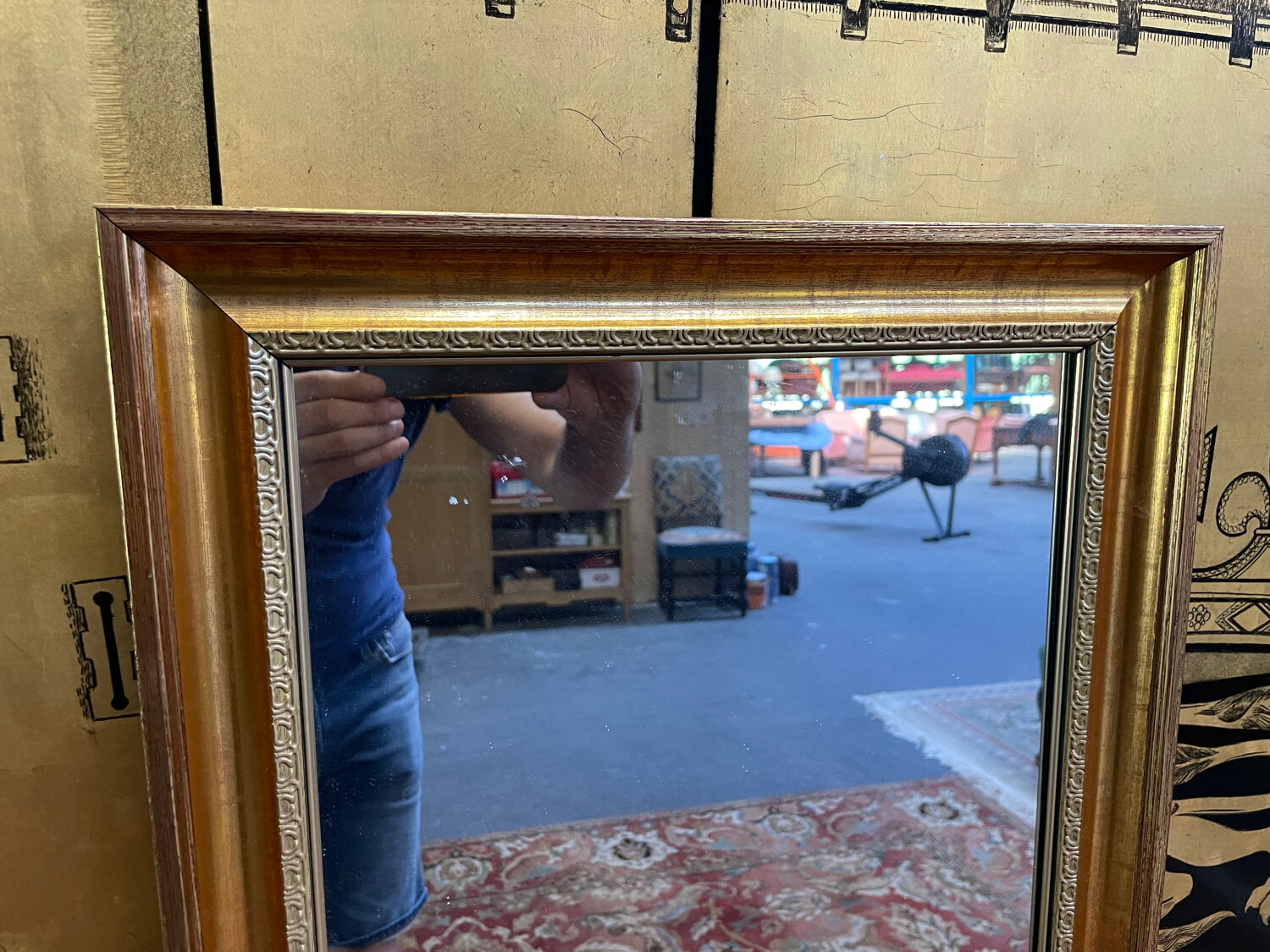 Mirror between two gold