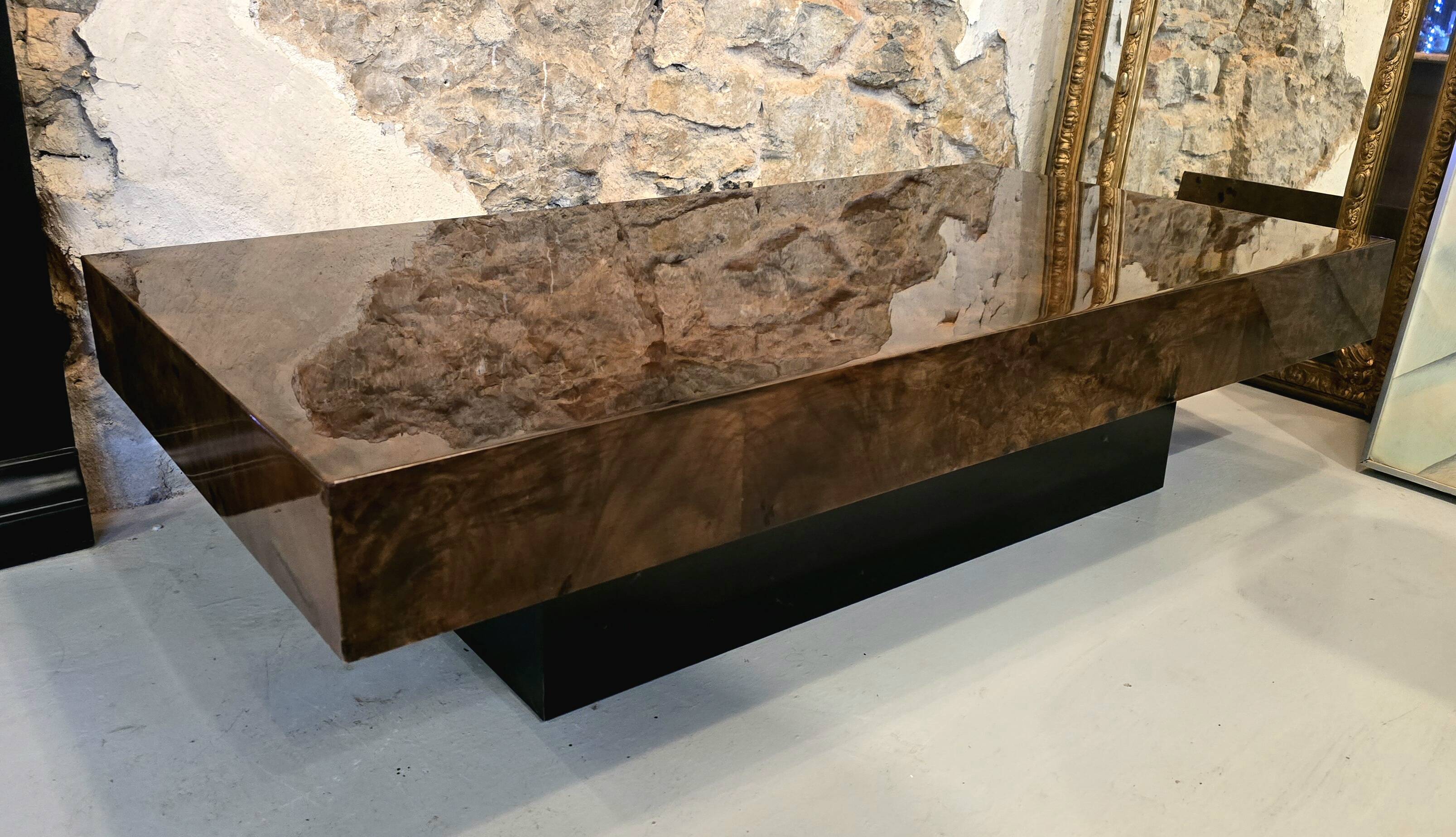 Coffee table in elm burl veneer attributed to Willy Rizzo - 1970