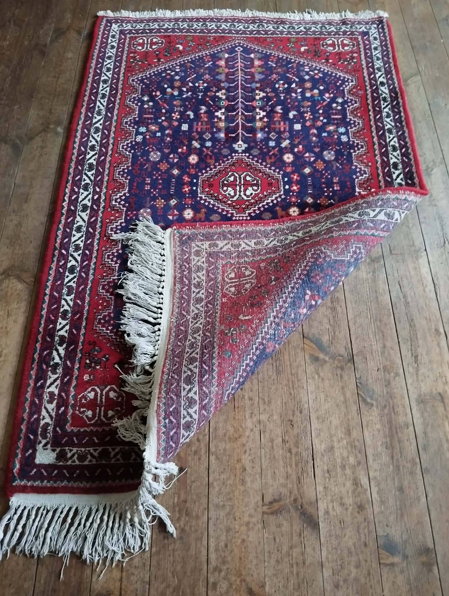 Handmade Persian Shiraz rug 161x106cm