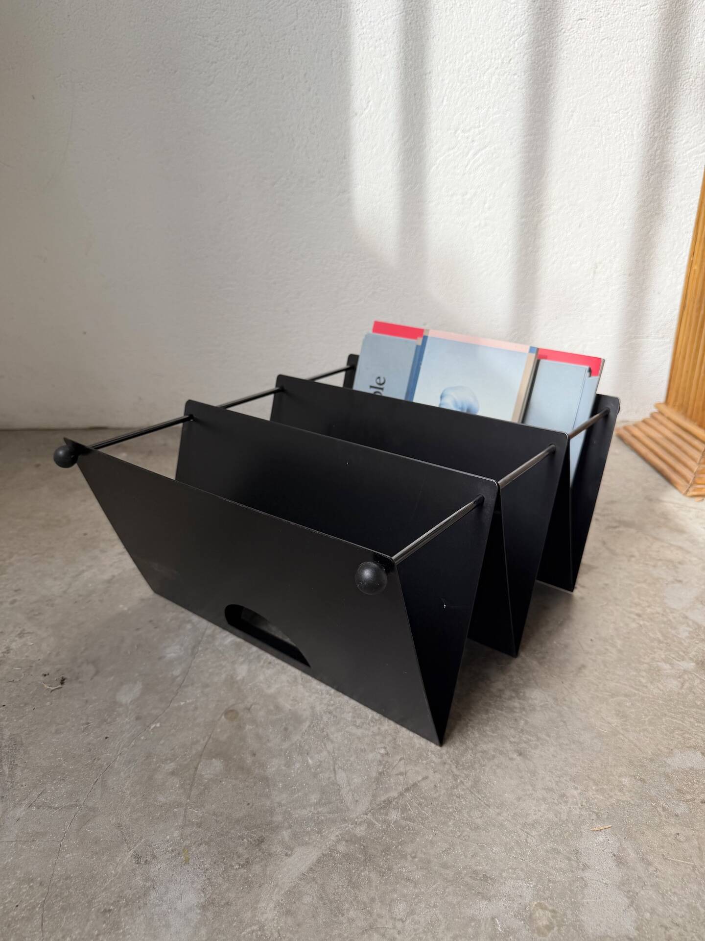 Modular magazine rack Memphis 1980