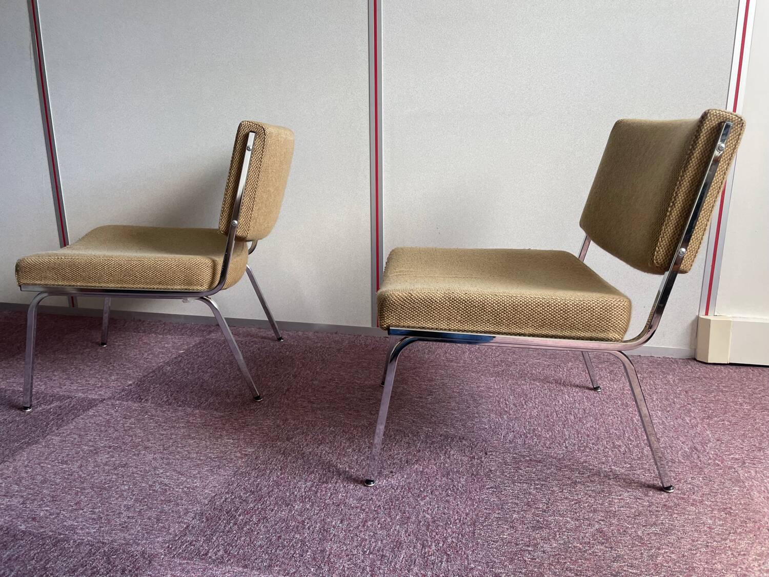 Paire de chauffeuses années 1970
