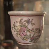 Mini porcelain cache-pot in Chinese style with its saucer.