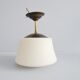 Suspension Bauhaus en verre opal et laiton