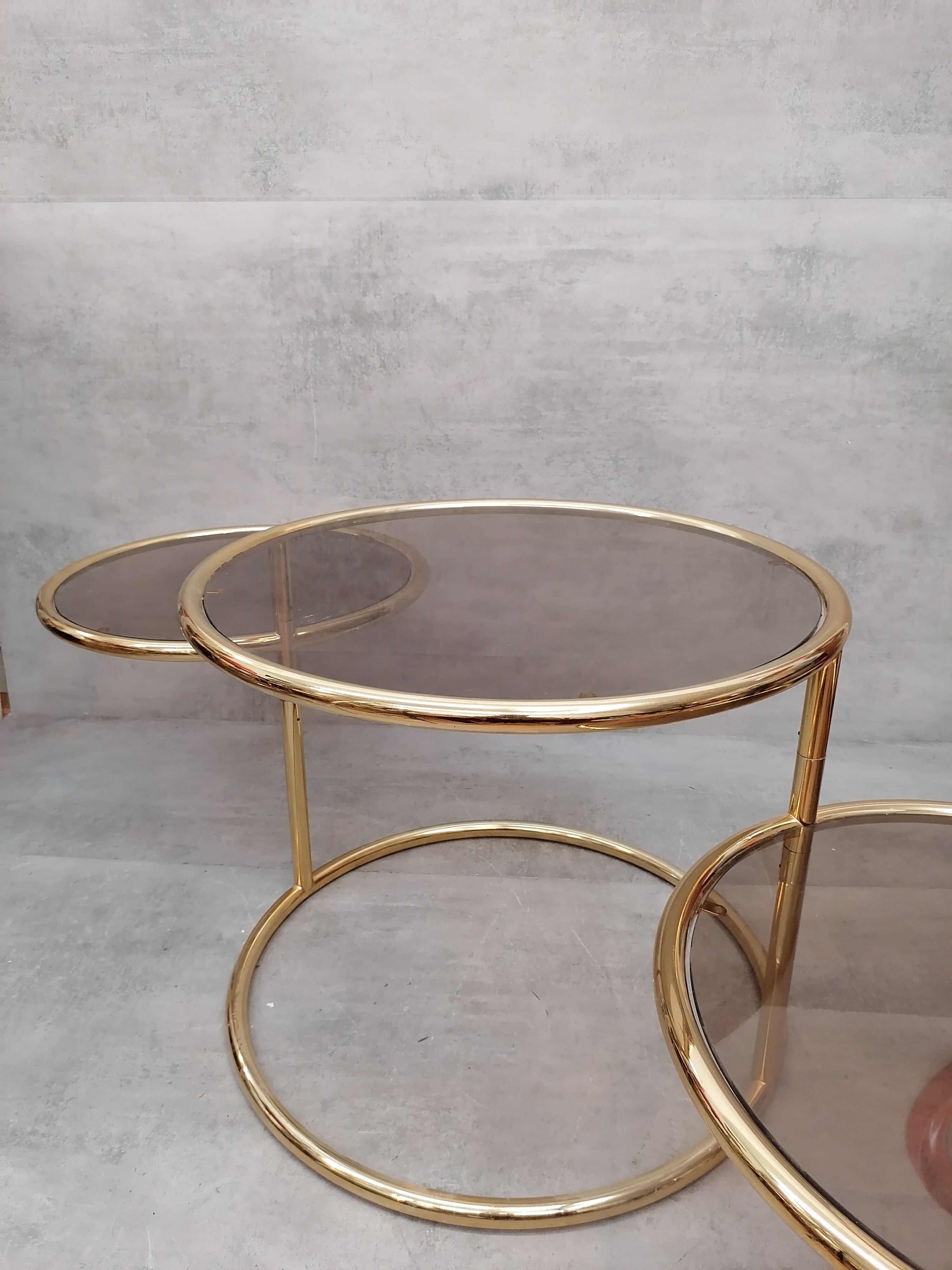 Table basse laiton 3 niveaux pivotants des années 1970 style de Milo Baughman Italie