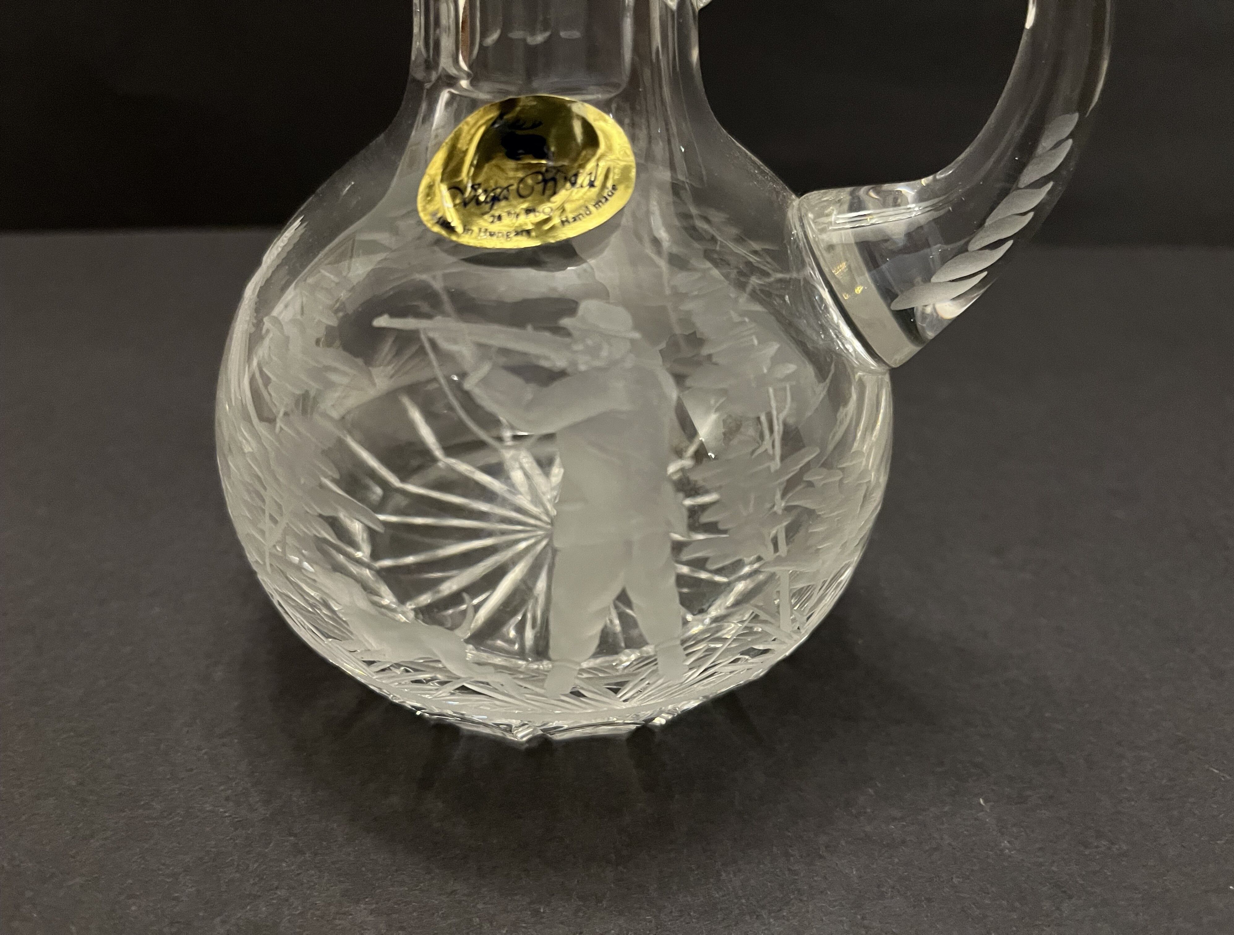 Small carafe in cut crystal
