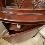 Corner cabinet