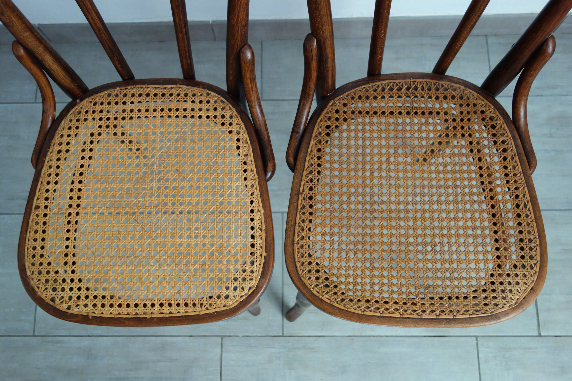 Paire de chaises bistro cannées 1900
