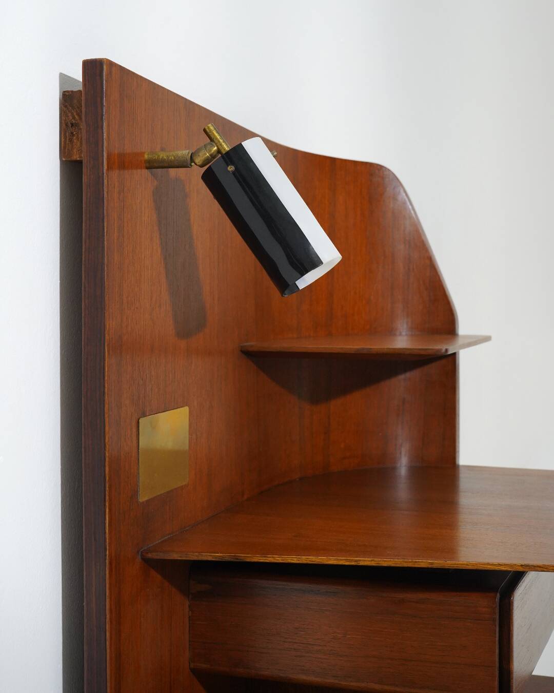 Pair of wall-mounted nightstand by Gio Ponti for Dassi, 1960s