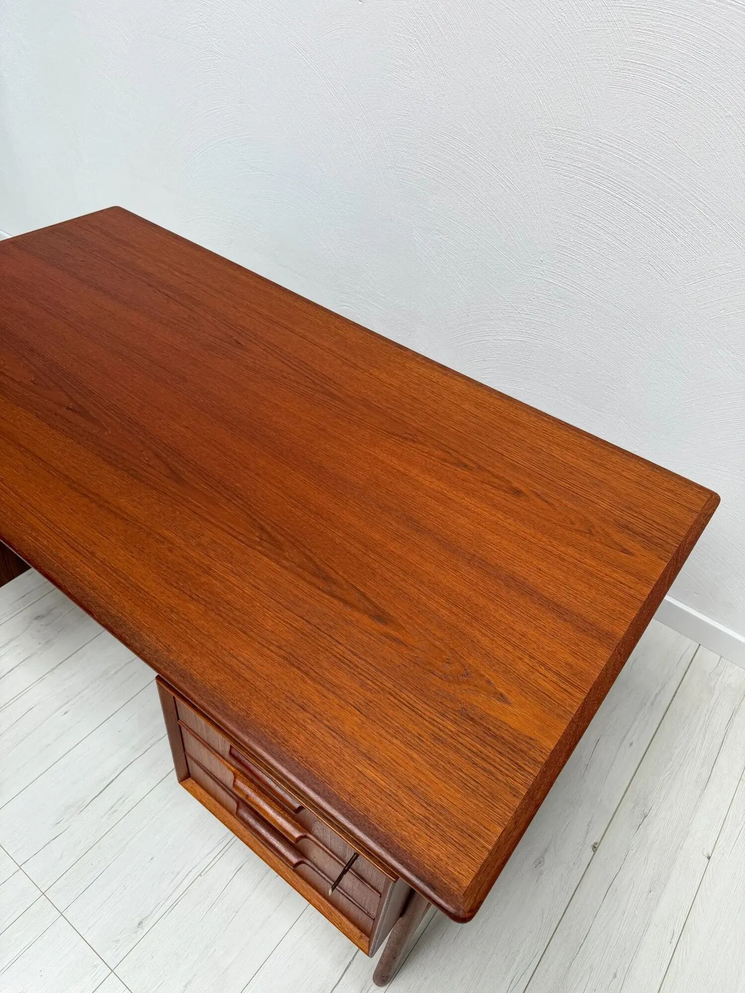 1960s vintage Danish design teak desk model 75 by Gunni Omann for Omann Jun