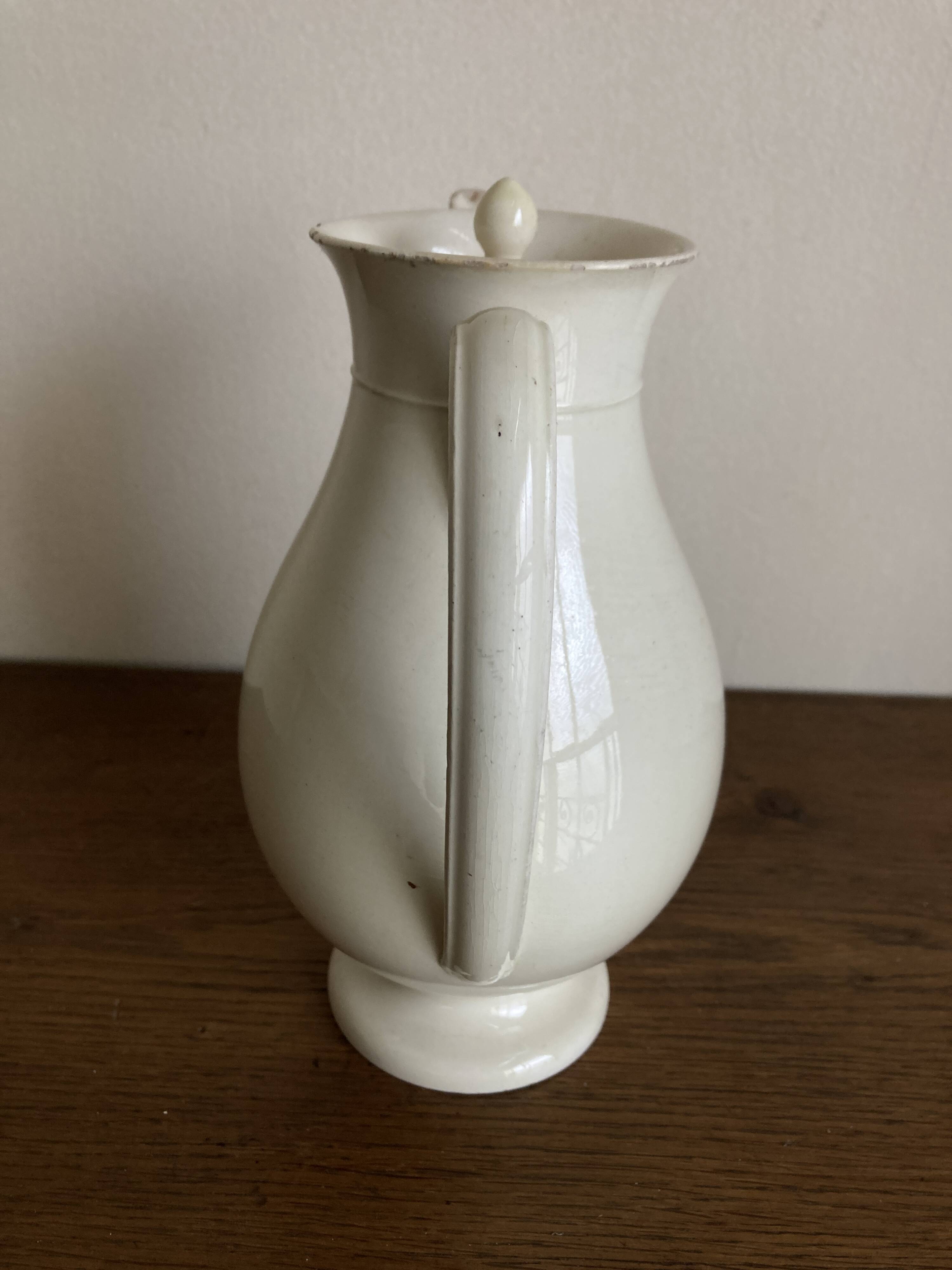 Creil and Montereau neo-classical Directoire coffee pot in fine earthenware circa 1800