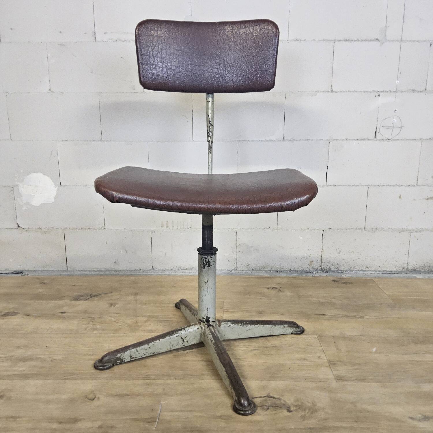 Vintage skai/metal adjustable industrial office chair (40s)
