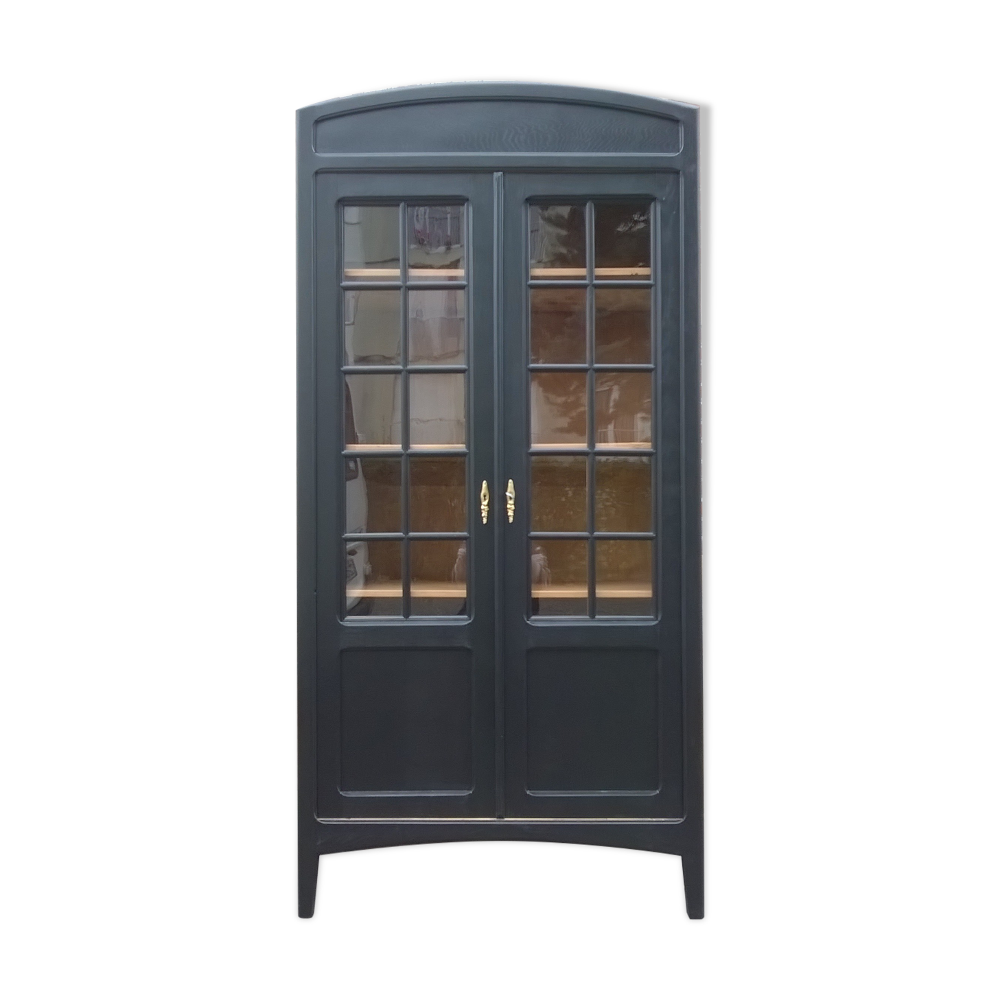 Parisian showcase cabinet