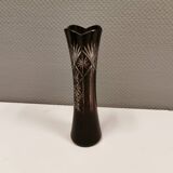 Vase en cristal biseauté bordeaux