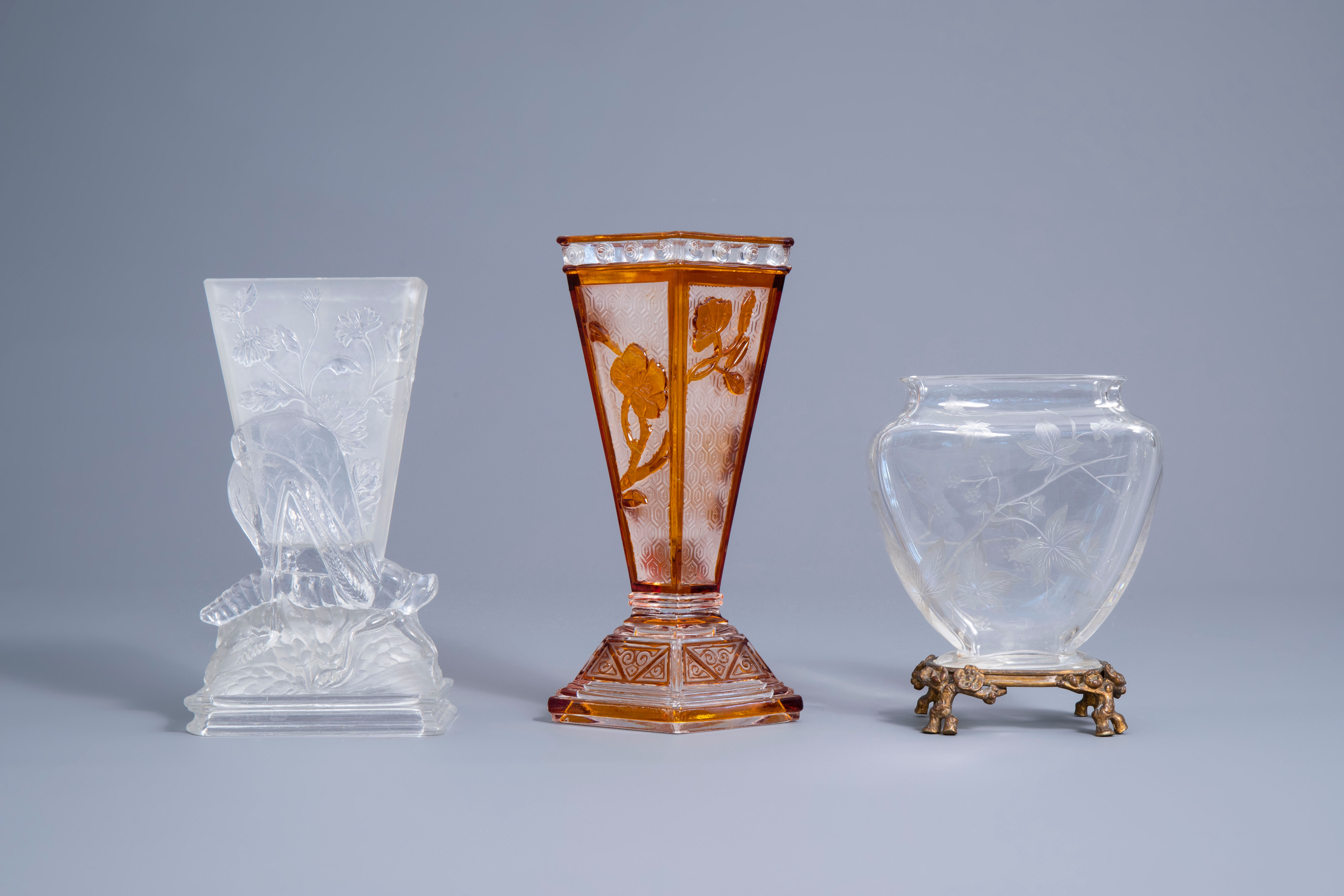 Trois vases en verre de Baccarat à décor floral, France, fin du 19ème siècle