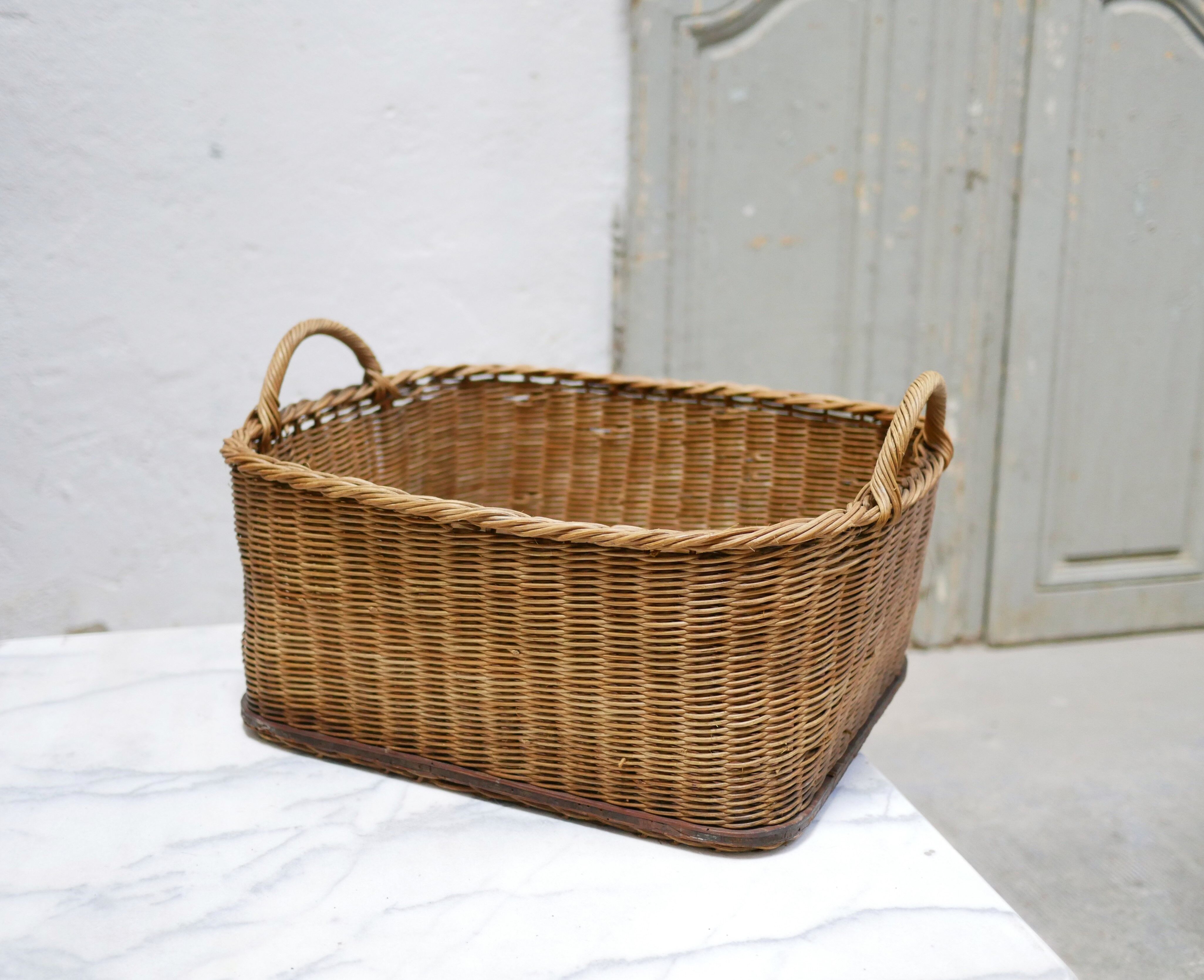 Panier vintage en rotin et en bois