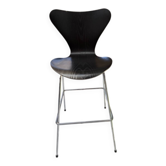 Series 7 stool by Fritz Hansen by Arne JACOBSEN