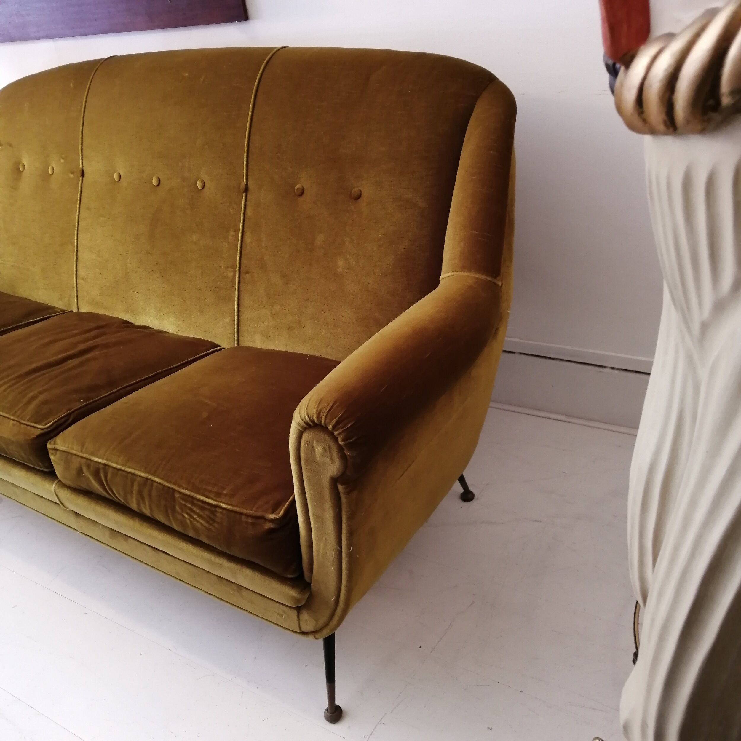 Italian sofa years 50