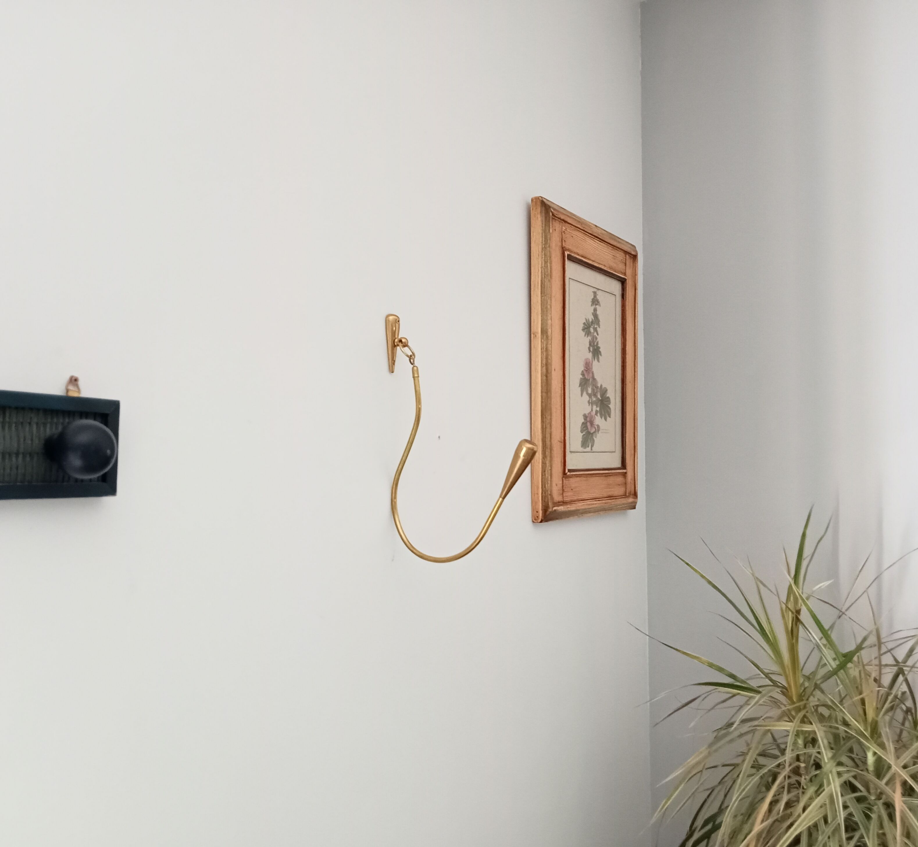 Vintage patère in solid golden brass