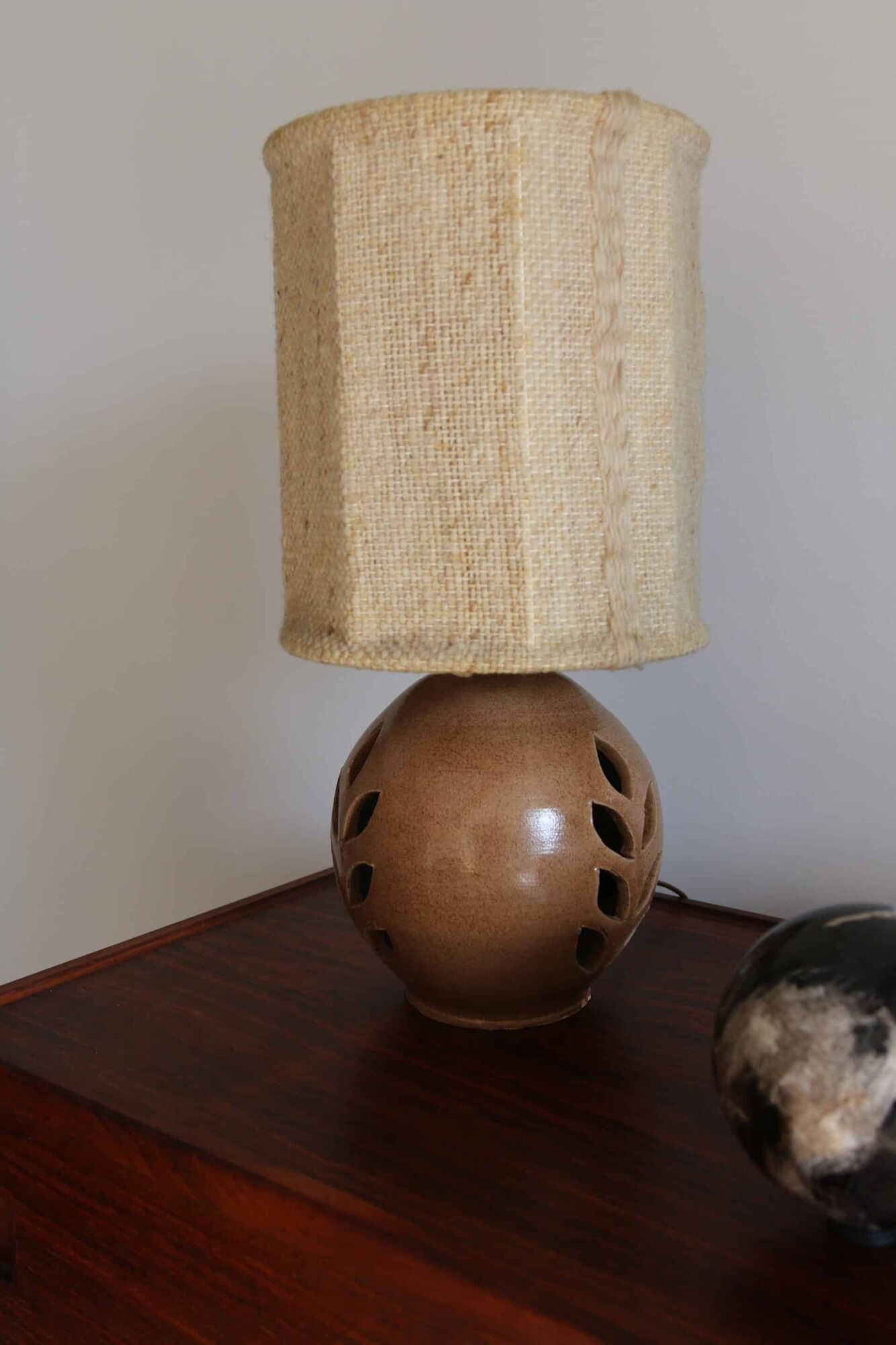 Lattice stoneware lamp