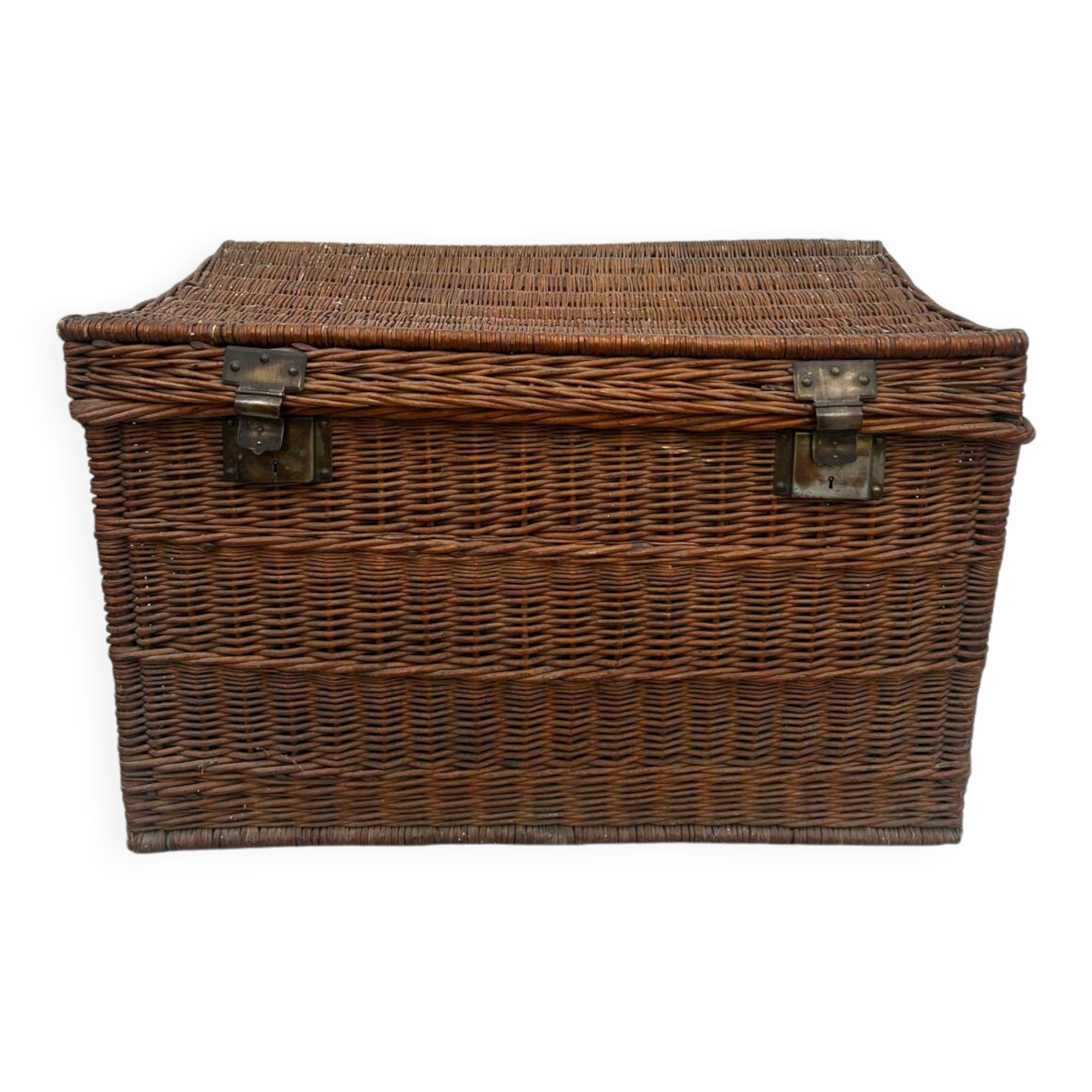 Woven wicker basket