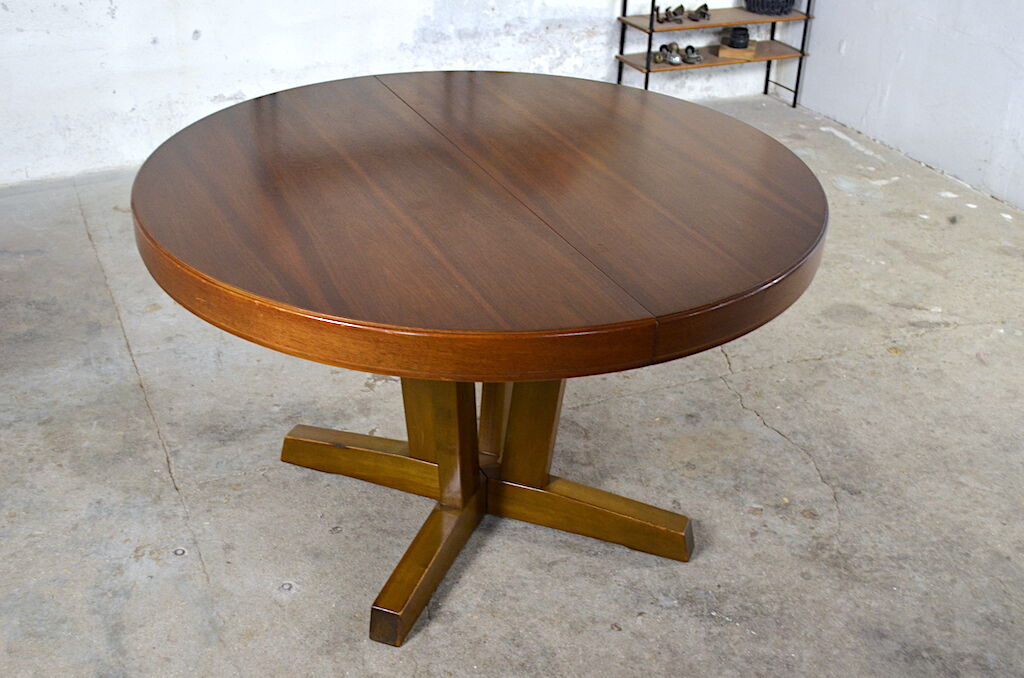 Vero meal table in vintage walnut 1960