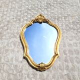 Small golden mirror 22x32cm shell pediment