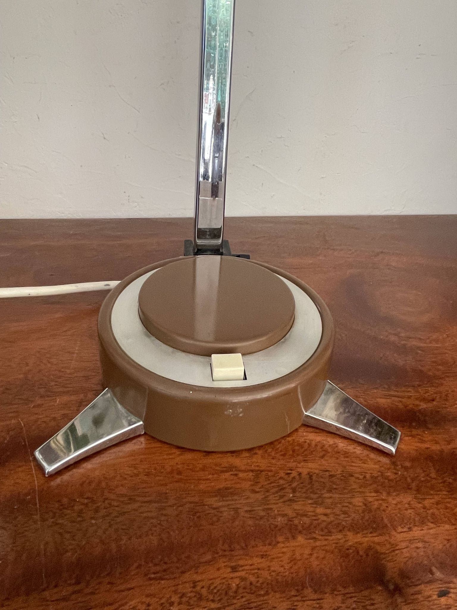 Hamilton Industries desk lamp reflector 48cm