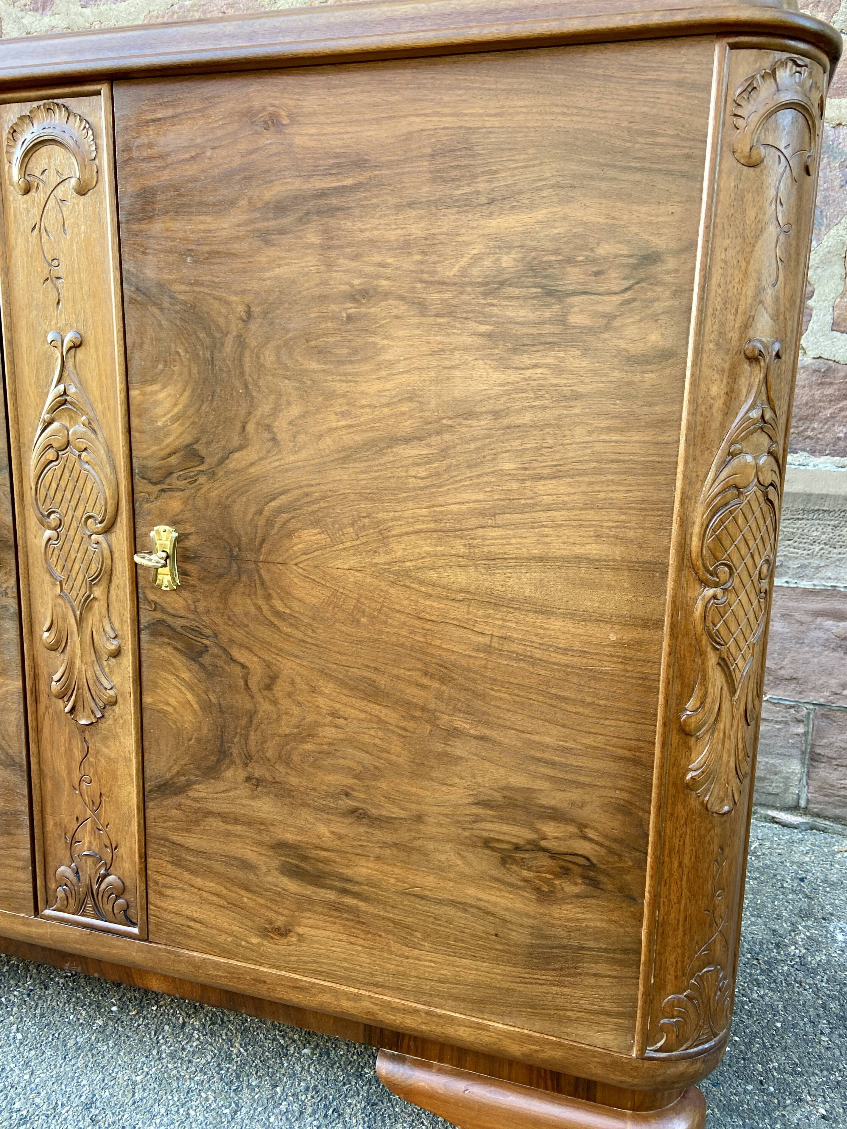 Buffet Art Deco walnut 1950