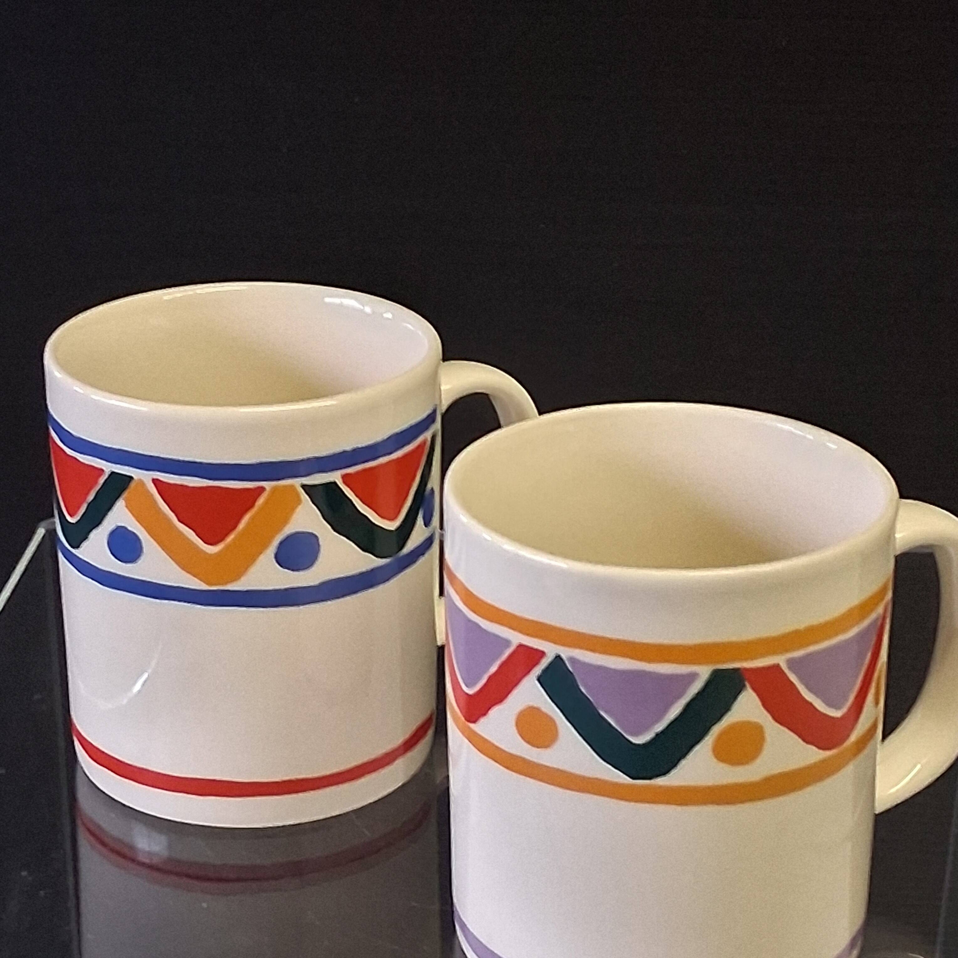 Set of 2 vintage Mobil advertising mugs in very good condition.