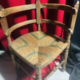 Chaise en bois ancien