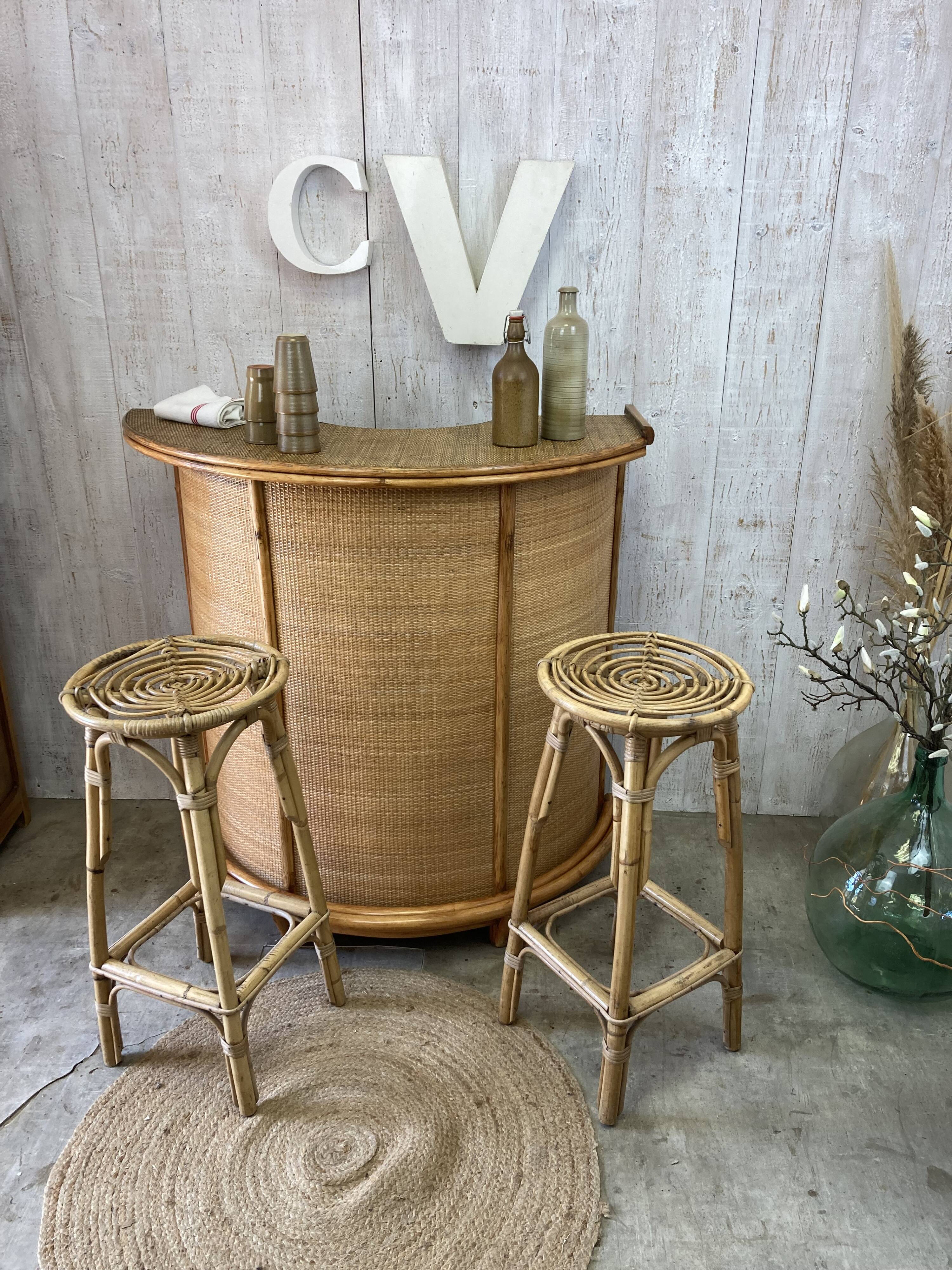 Vintage rattan bar
