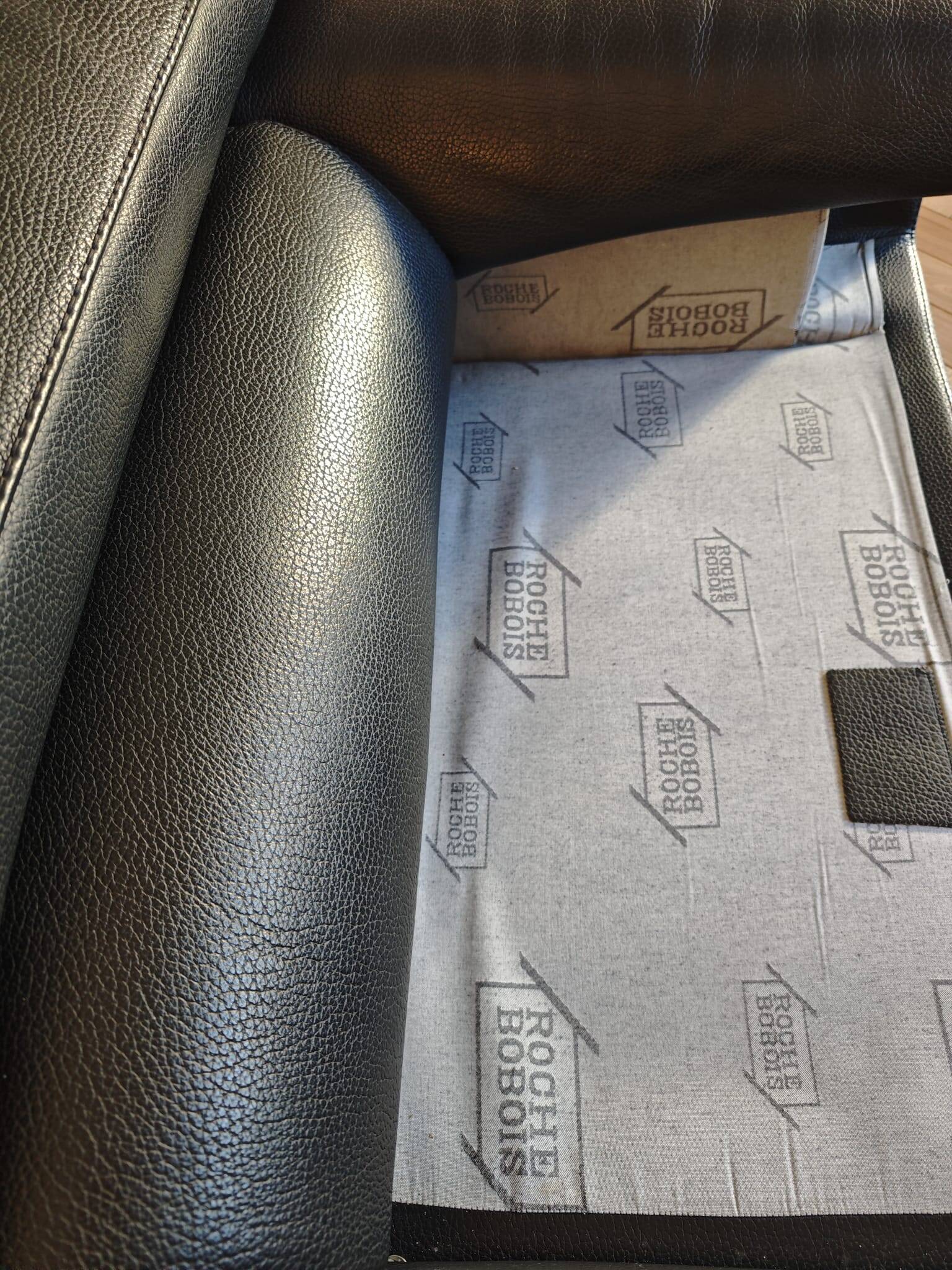 Roche Bobois black leather sofas – 3/4 seats + 2 seats