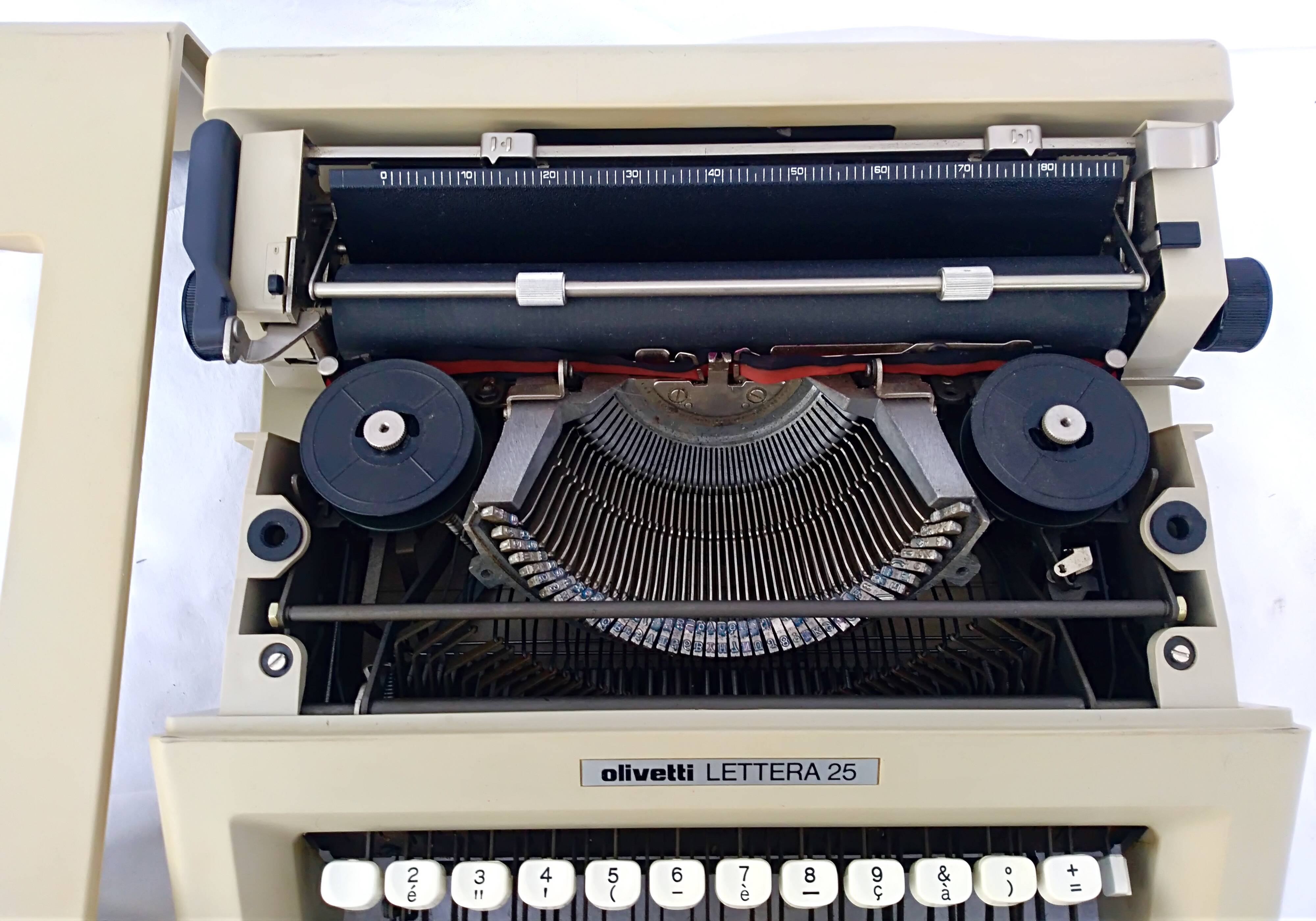 Olivetti lettera 25 typewriter, 1970s, with its carrying case