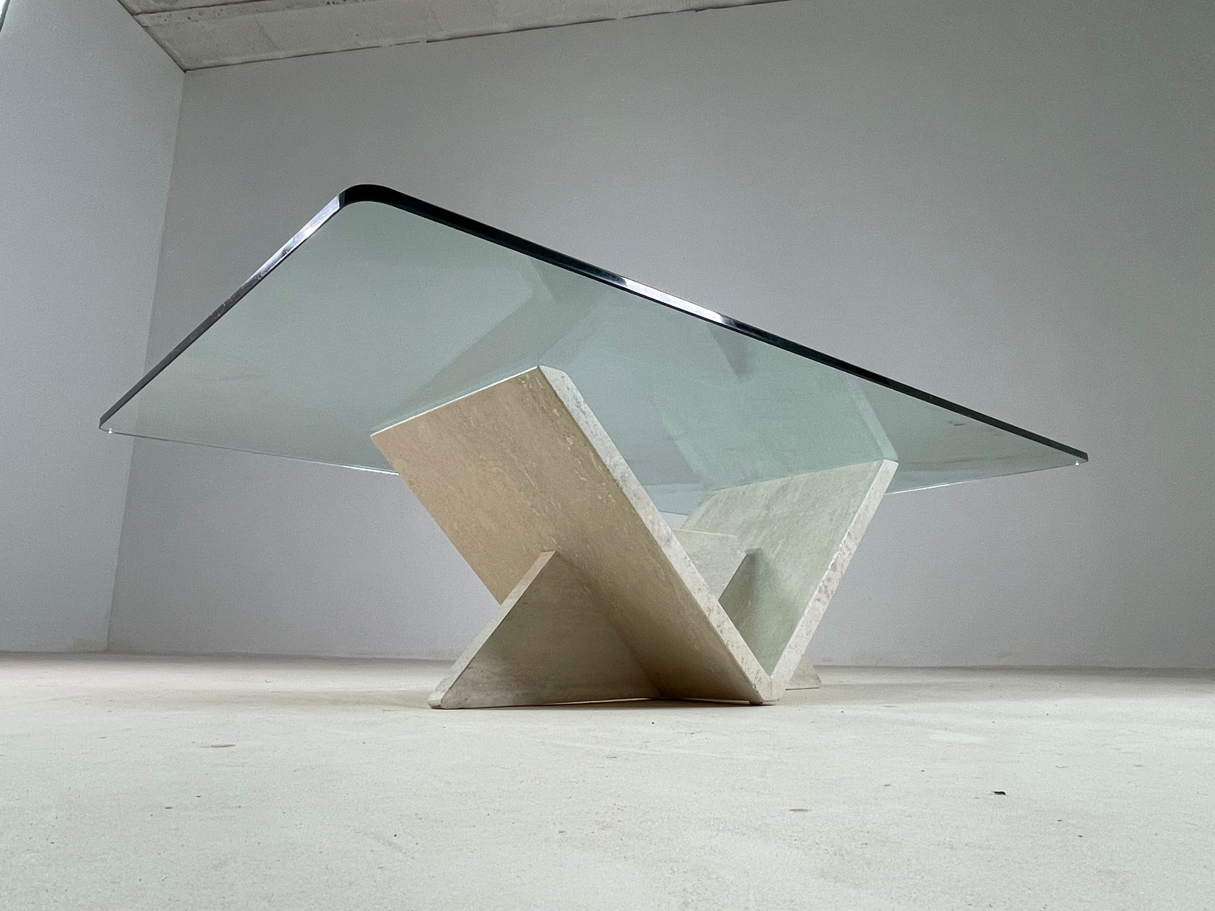 Table basse italienne en travertin et verre, 1970s