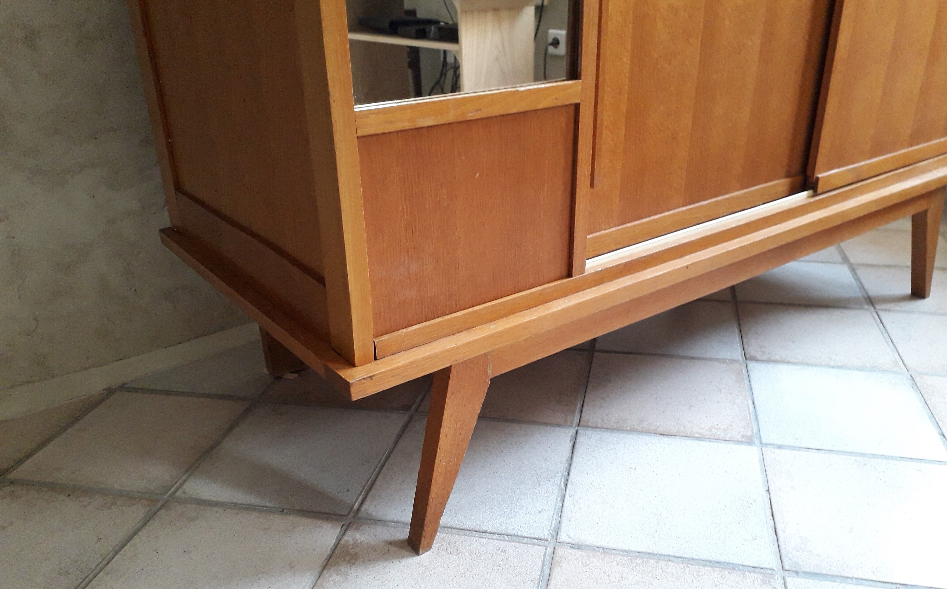 Armoire vintage