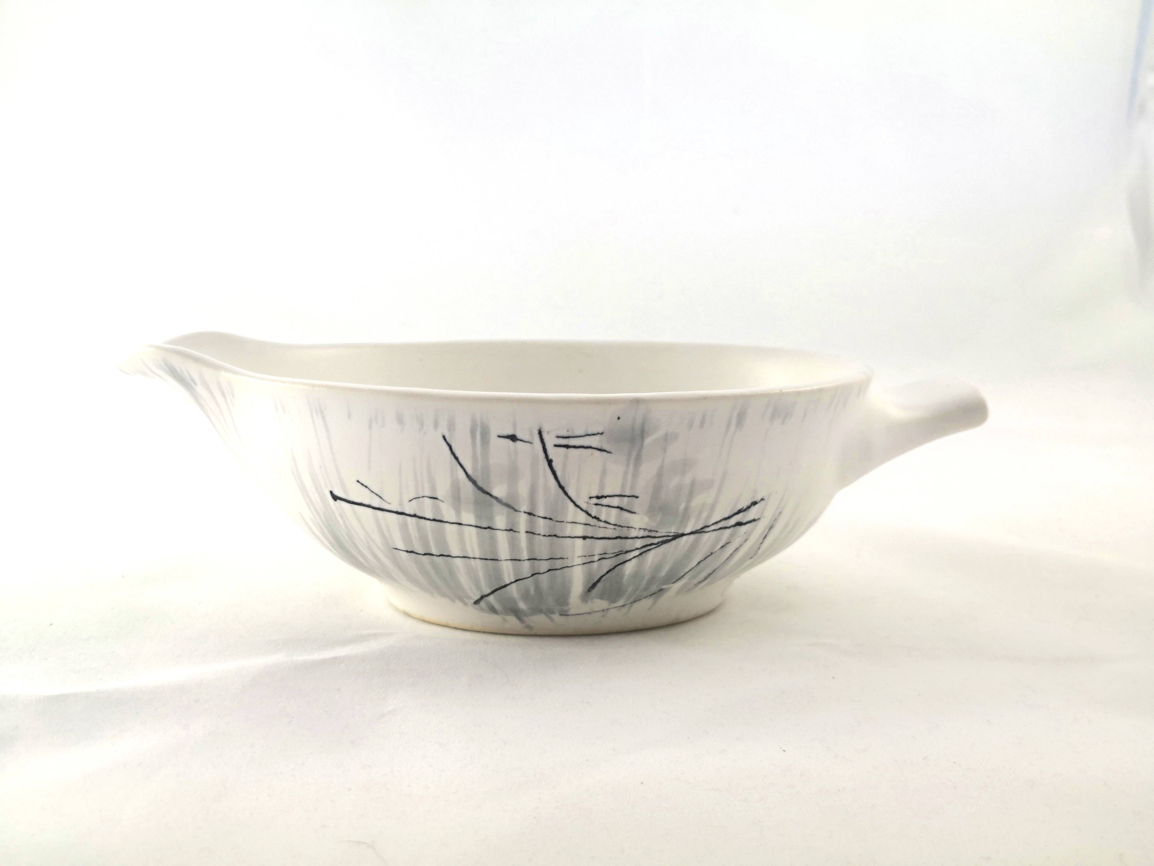 Niderviller gray sauceboat, kitten model