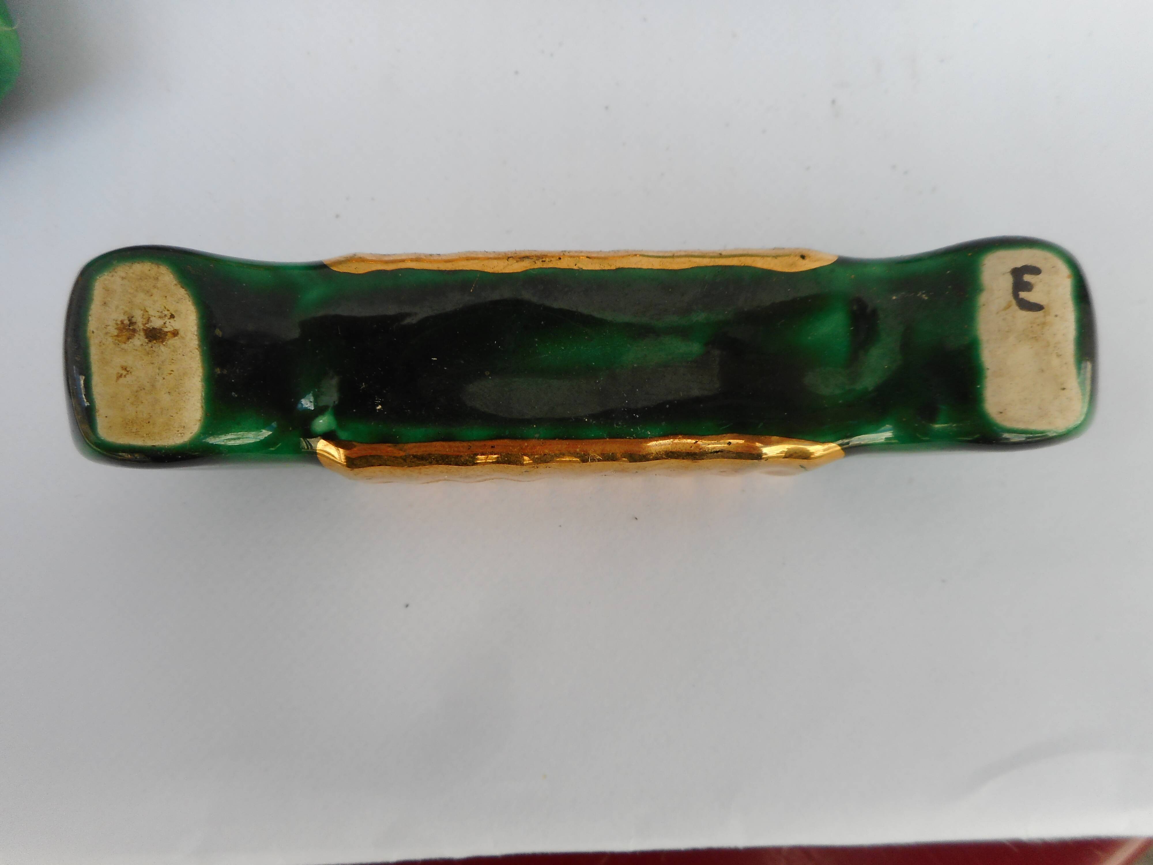 Set of 12 ceramic knife holders