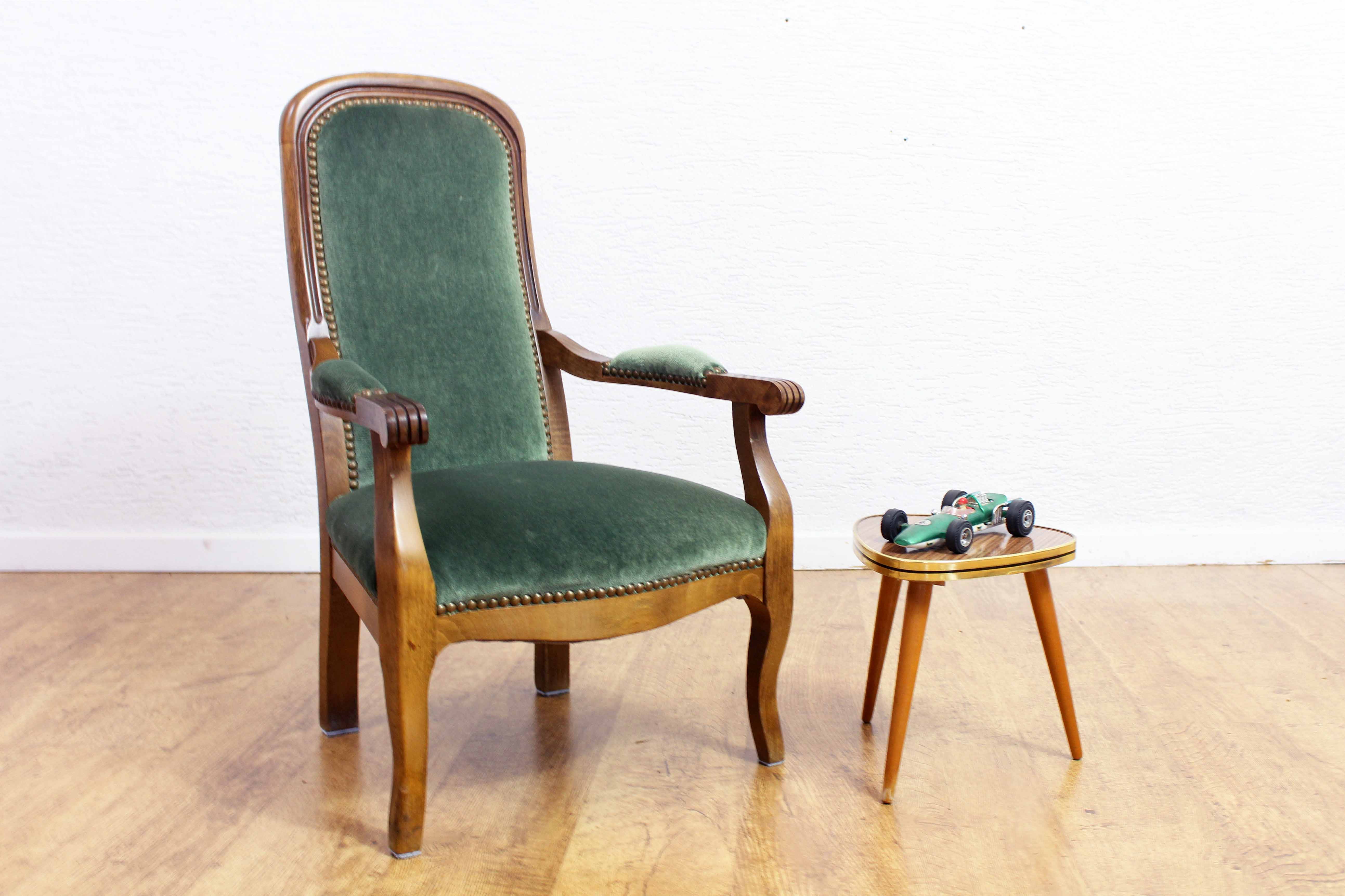 Armchair voltaire child