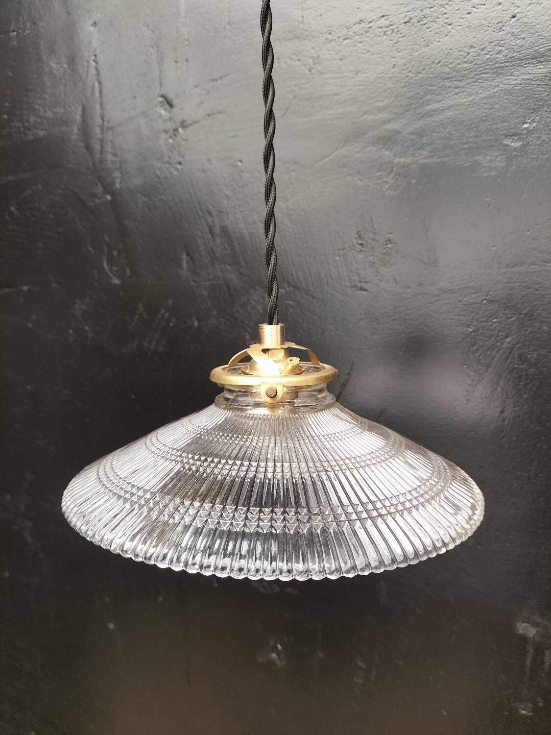 Suspension en verre holophane